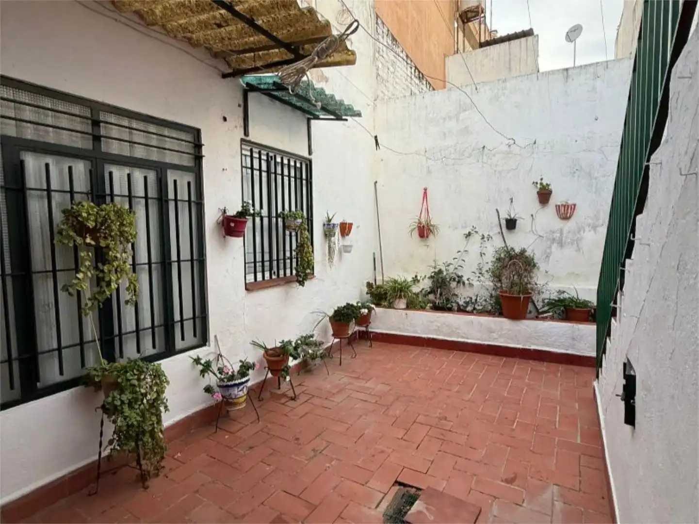 Terrassa de Planta baixa en venda en Brenes amb Aire condicionat, Traster i Moblat