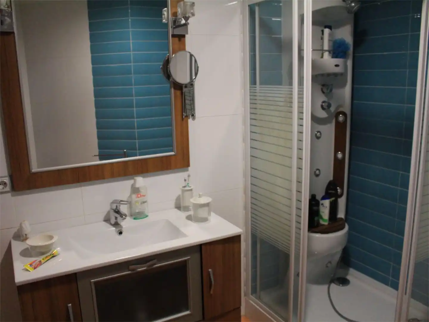 Piso en venta en Calle Historiador Tomas Quesada, 11, Huelma Baño de Piso en venta en Huelma con Terraza, Trastero y Parking comunitario