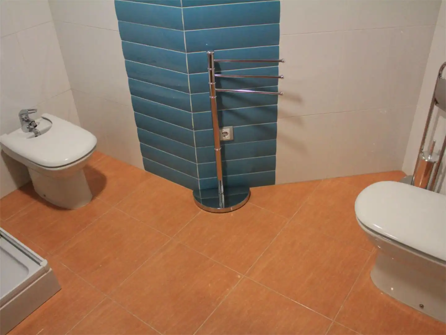 Piso en venta en Calle Historiador Tomas Quesada, 11, Huelma Baño de Piso en venta en Huelma con Terraza, Trastero y Parking comunitario