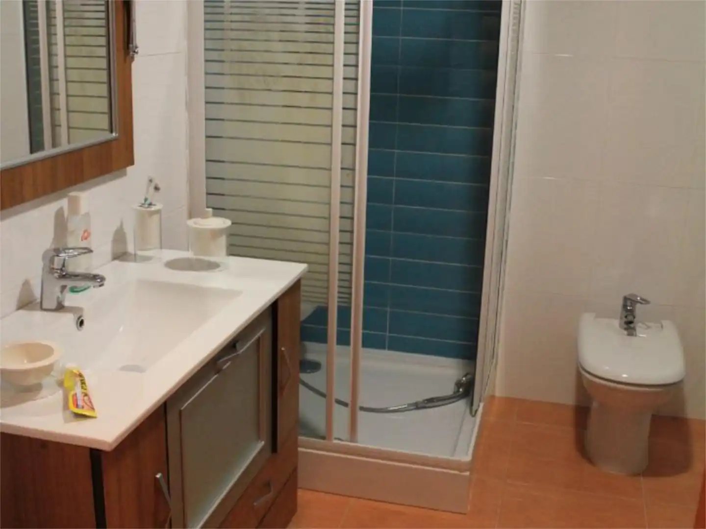 Piso en venta en Calle Historiador Tomas Quesada, 11, Huelma Baño de Piso en venta en Huelma con Terraza, Trastero y Parking comunitario