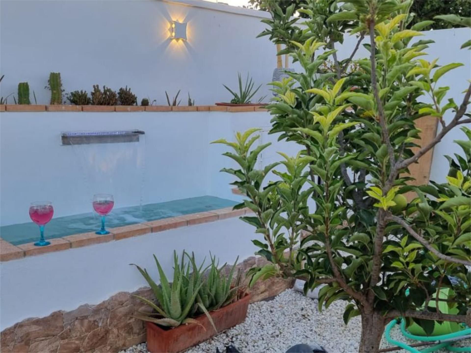 House or chalet for sale in ኡርባኒሳሲኦን ማታያና, 90, Carmona Garden of House or chalet for sale in Carmona with Air Conditioner, Terrace and Swimming Pool