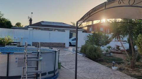 Foto 4 de Casa o xalet en venda a ኡርባኒሳሲኦን ማታያና, 90, Carmona, Sevilla