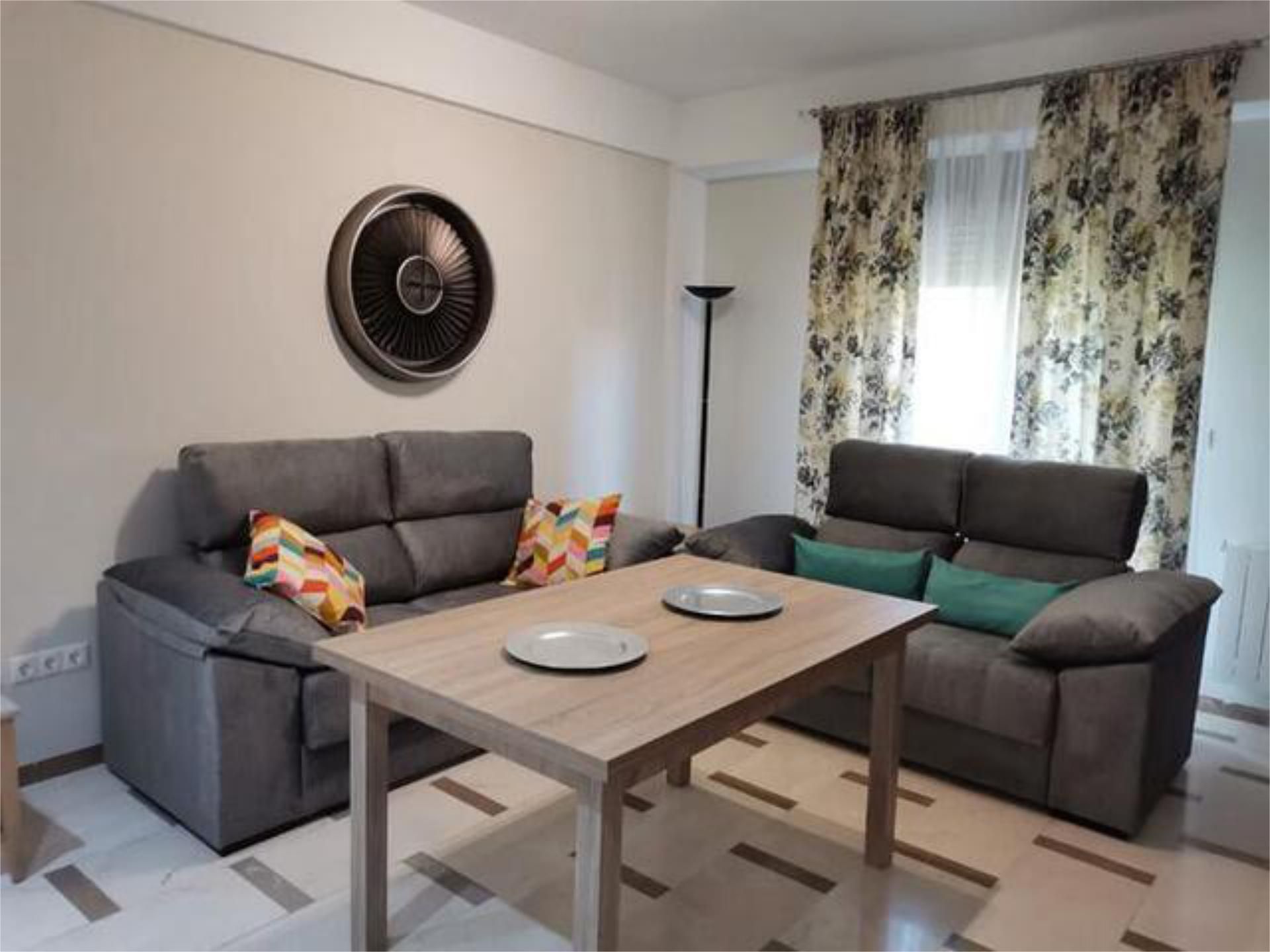 Flat to rent in Avda de Madrid - Pº de la Estación Living room of Flat to rent in Jaén Capital with Heating, Terrace and Furnished