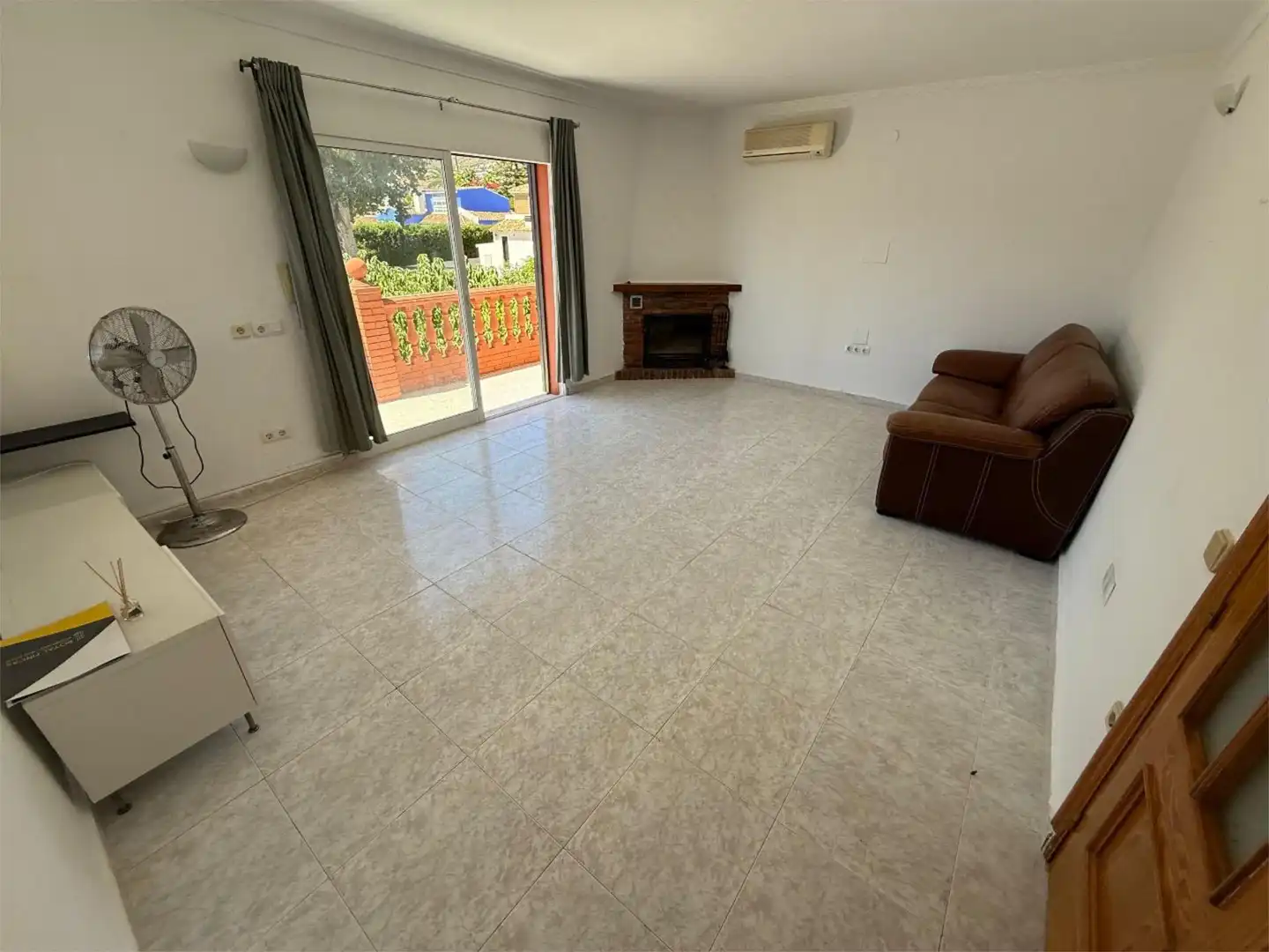 Flat for sale in Avenida del Tomillar, 45, Montealto - Monterrey Living room of Flat for sale in Benalmádena with Air Conditioner, Heating and Private garden
