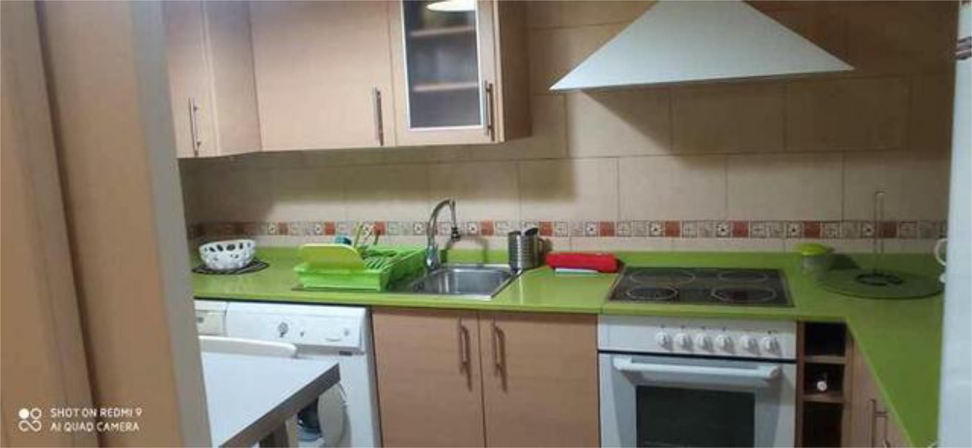 Cuina de Pis de lloguer en Cartagena amb Calefacció, Terrassa i Moblat