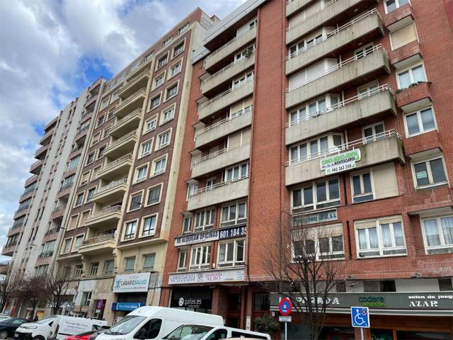 Piso en Alquiler en Calle Calderón de la Barca, 14 en Castilla - Hermida