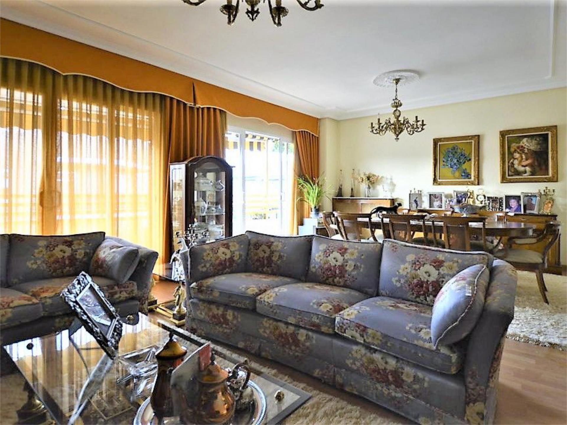 Sala d'estar de Pis en venda en Leganés amb Aire condicionat, Terrassa i Balcó