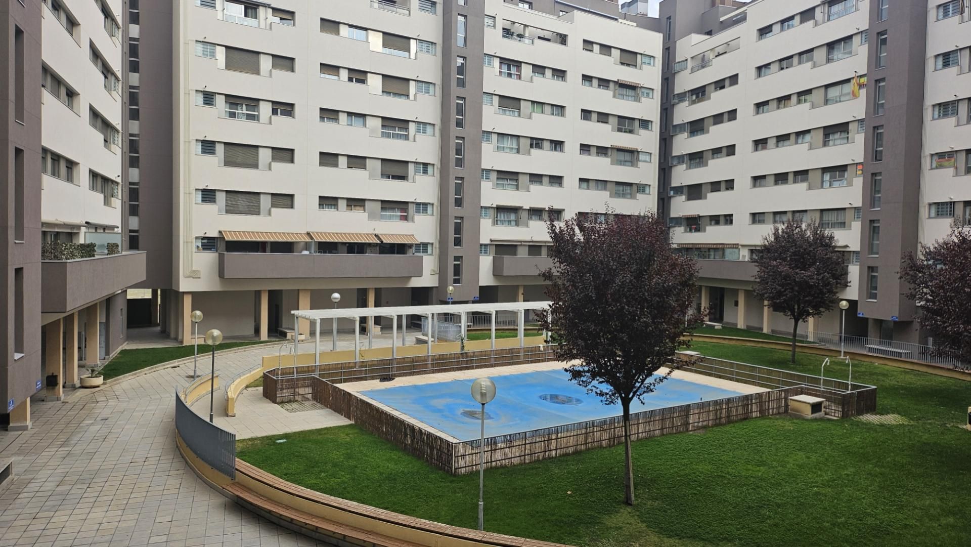 Flat for sale in Avenida de la Gran Vía del Sureste, 42, Ensanche de Vallecas - La Gavia Swimming pool of Flat for sale in Madrid Capital with Air Conditioner and Terrace