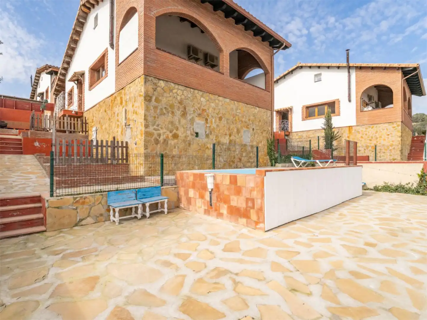 Casa o chalet en venta en Avinguda de Montclar, 150, Riudecanyes Vista exterior de Casa o chalet en venta en Riudecanyes con Aire acondicionado, Piscina y Balcón