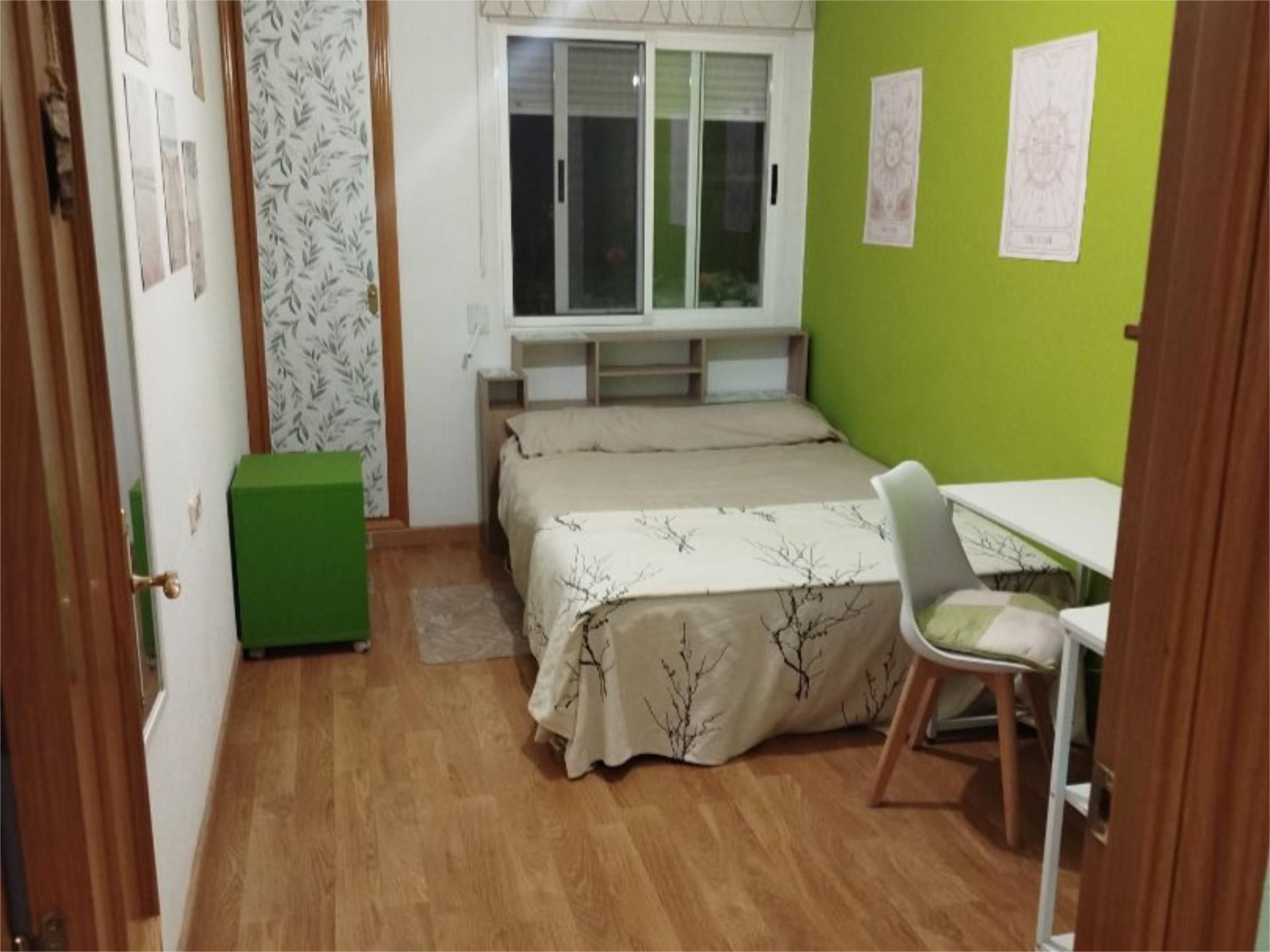 Habitación de Piso para compartir en La Pobla de Vallbona con Parquet, Amueblado y Videoportero