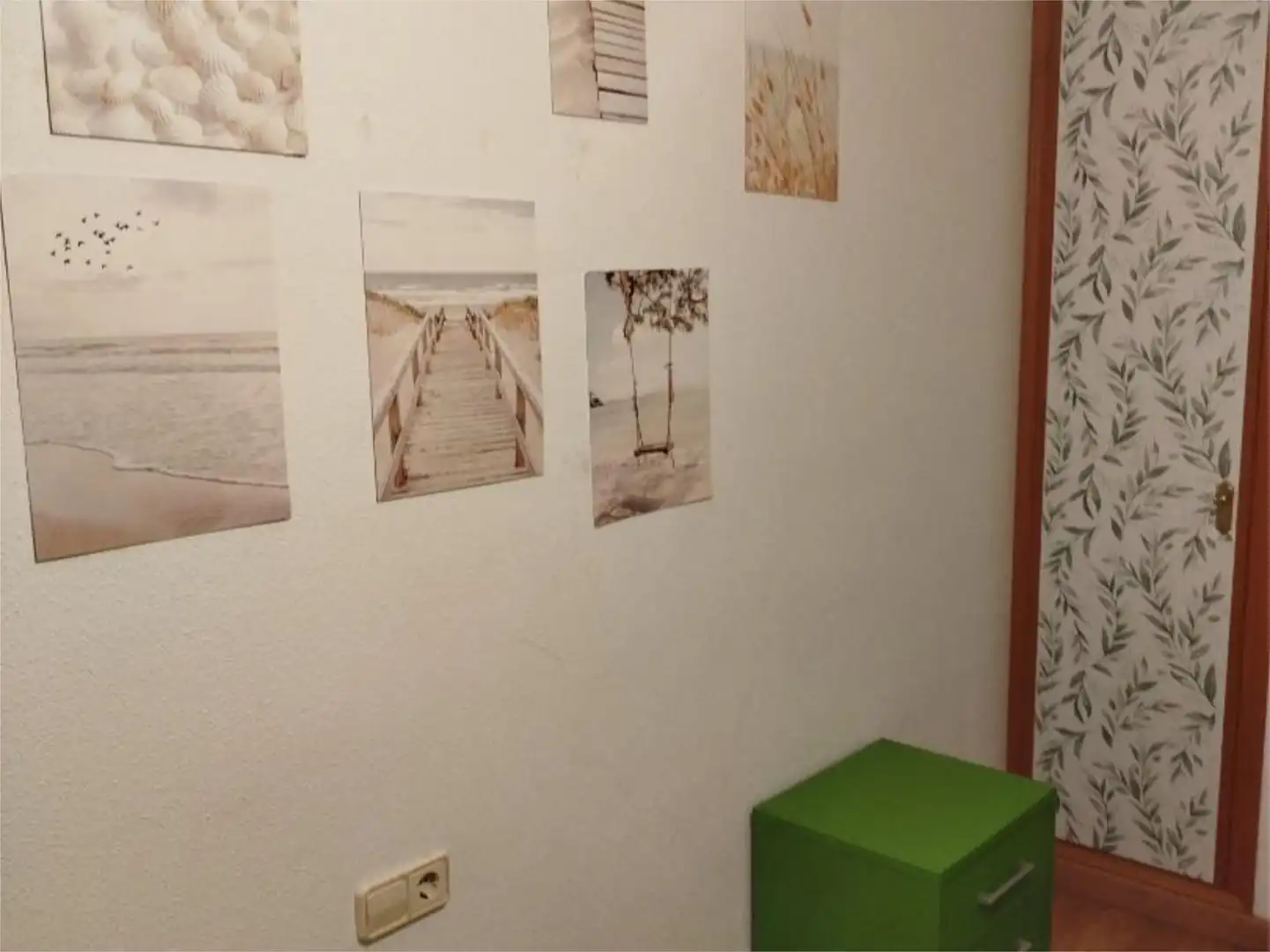 Room in Carrer de València, 50, Núcleo Urbano Flat for share in La Pobla de Vallbona with Parquet flooring, Furnished and Video intercom