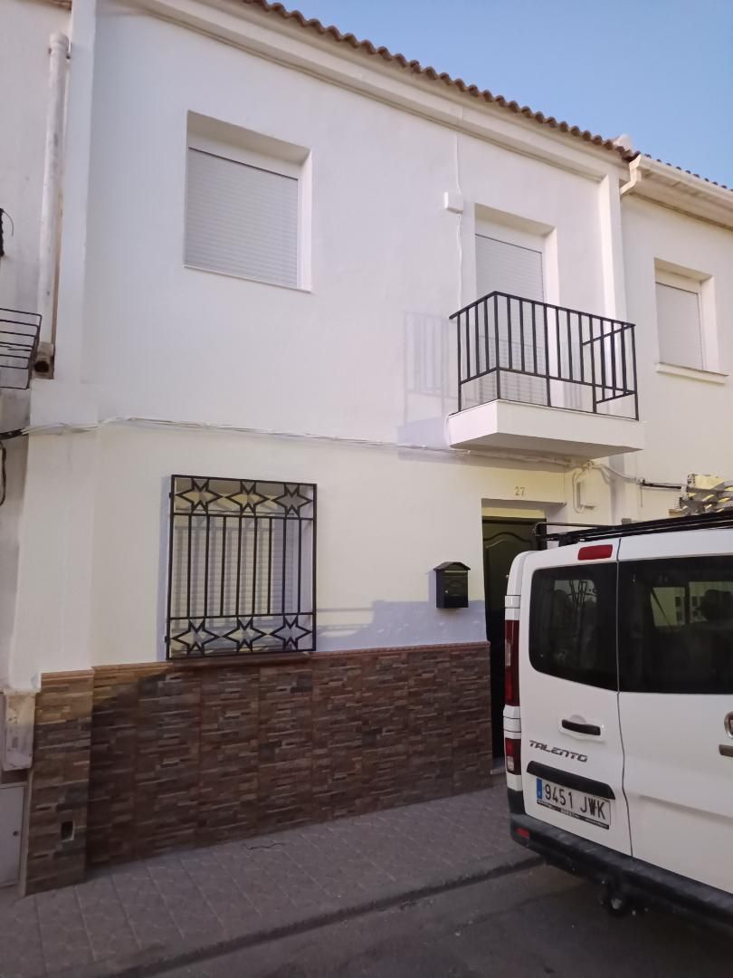 Exterior view of Single-family semi-detached to rent in Mengíbar  with Air Conditioner, Furnished and Oven