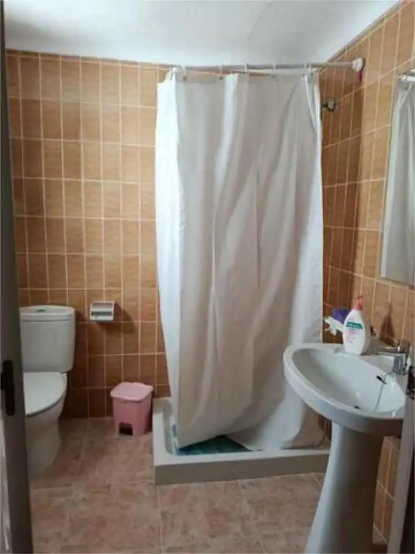 Bany de Casa o xalet en venda en Montalbán de Córdoba amb Terrassa i Moblat