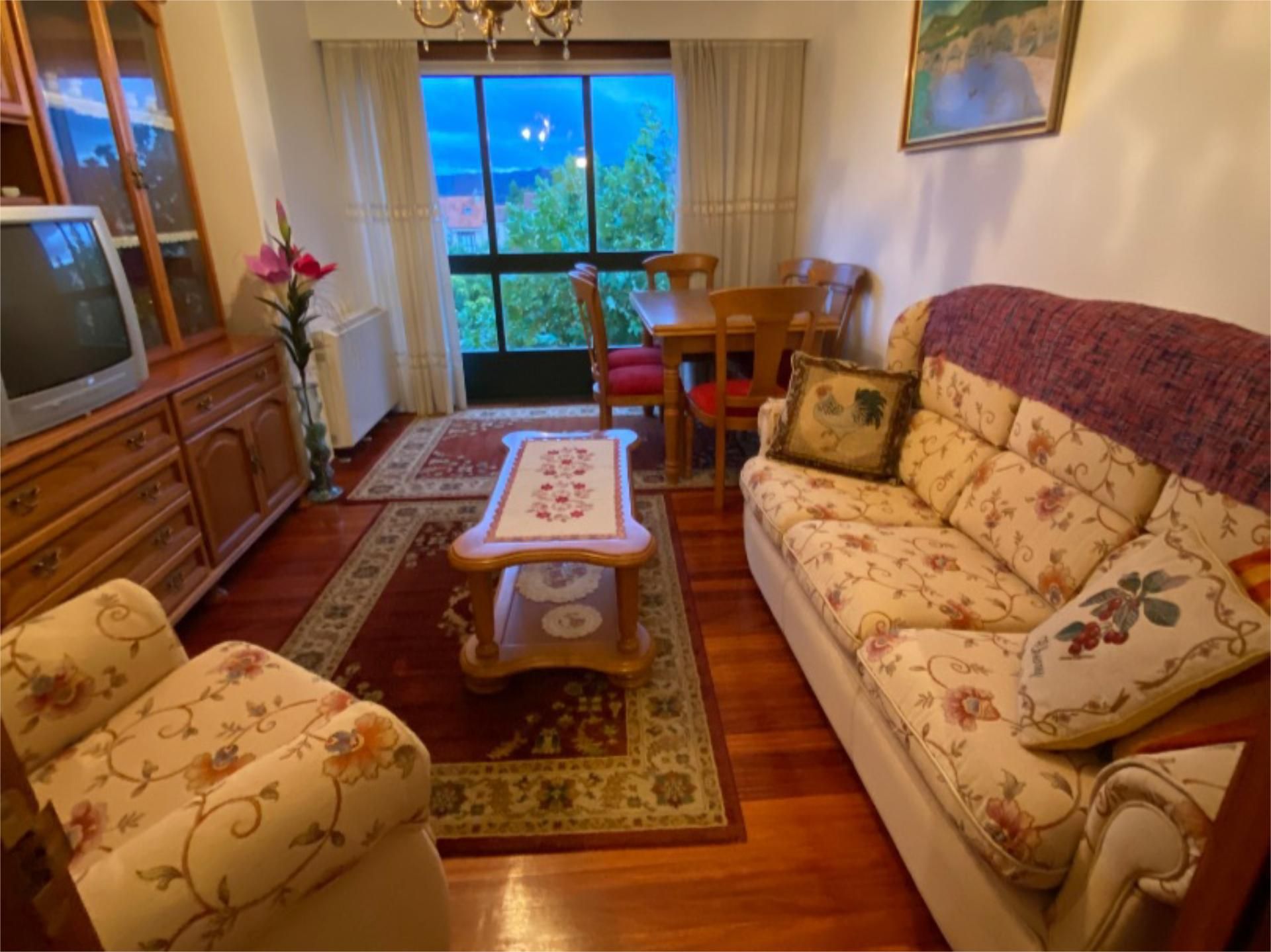 Living room of Flat to rent in Celanova  with Heating, Parquet flooring and Furnished