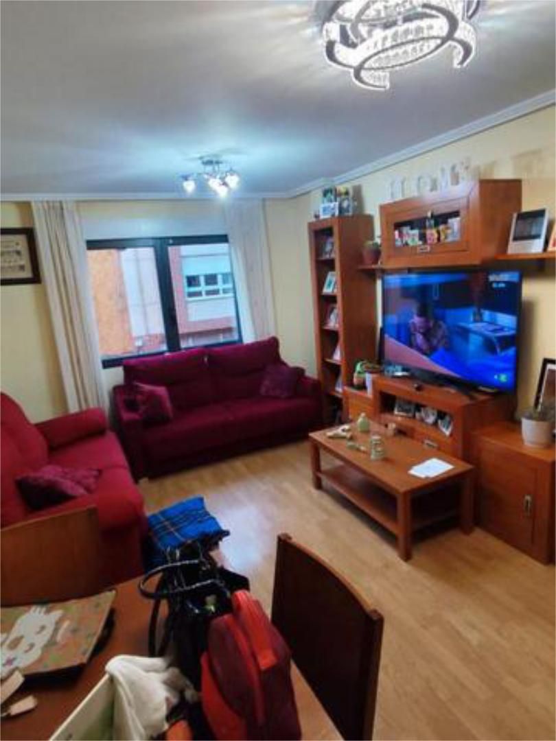 Apartament en venda a Centro Ciudad Sala d'estar de Apartament en venda en León Capital amb Calefacció, Terrassa i Traster