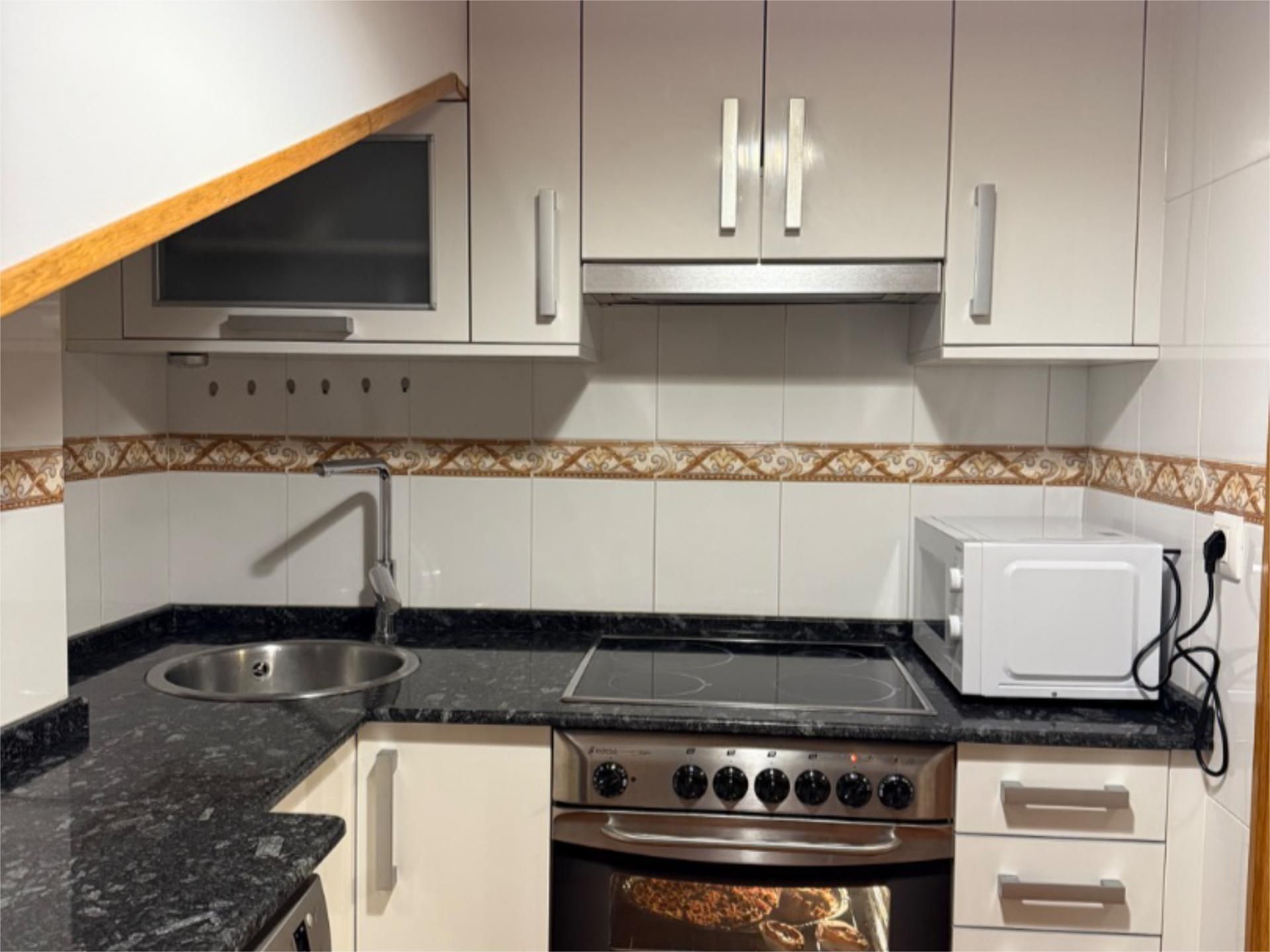 Àtic de lloguer a Rúa Real, 123, Centro