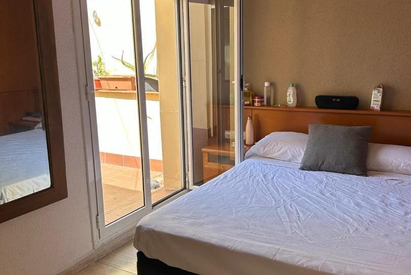 Foto 1 de Àtic per a compartir a Carrer de Sant Fructuós, 131, La Font de la Guatlla, Barcelona