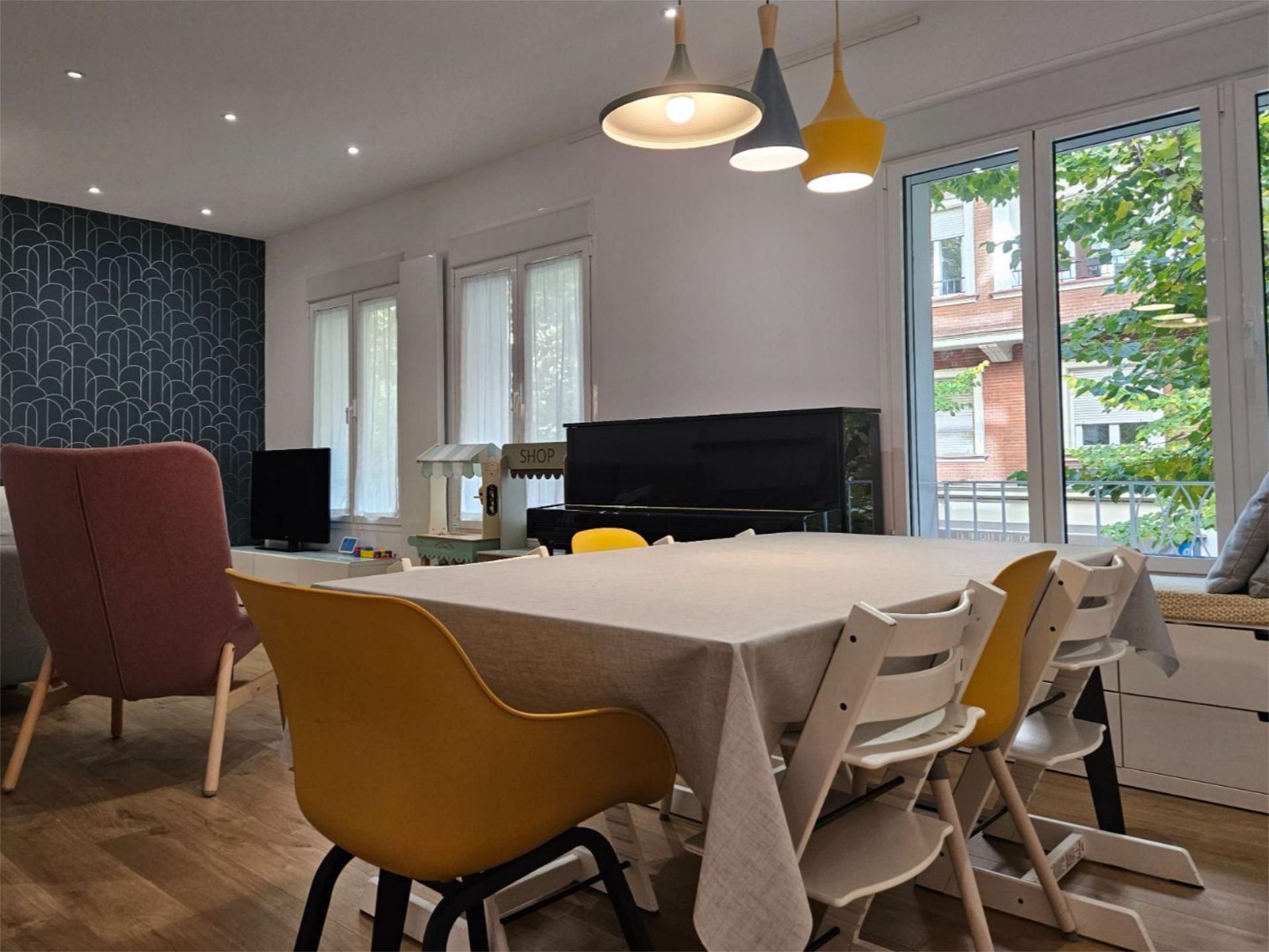 Flat for sale in Argüelles Dining room of Flat for sale in Madrid Capital with Air Conditioner, Heating and Storage room