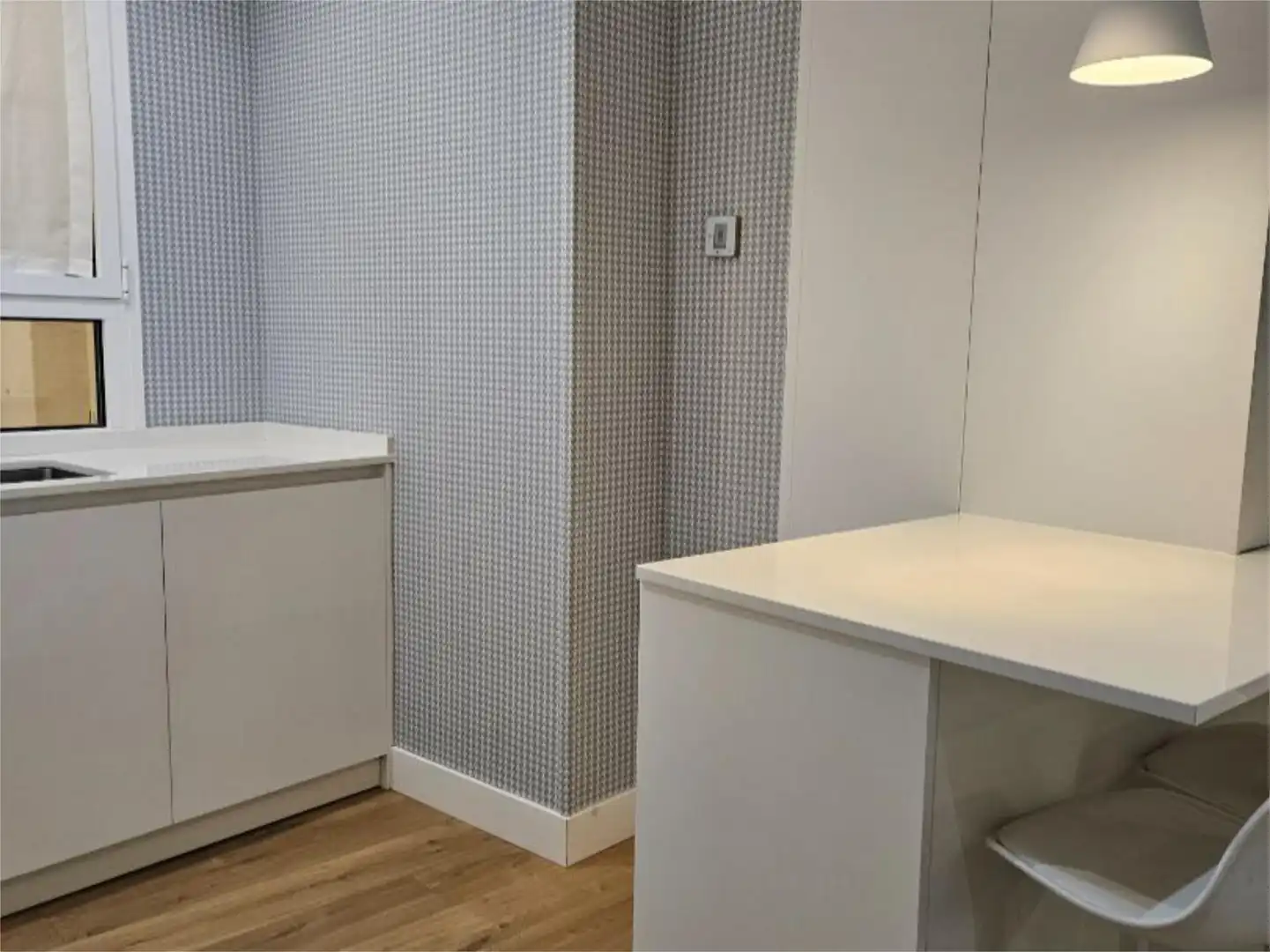 Flat for sale in Argüelles Flat for sale in Madrid with Air Conditioner, Heating and Storage room
