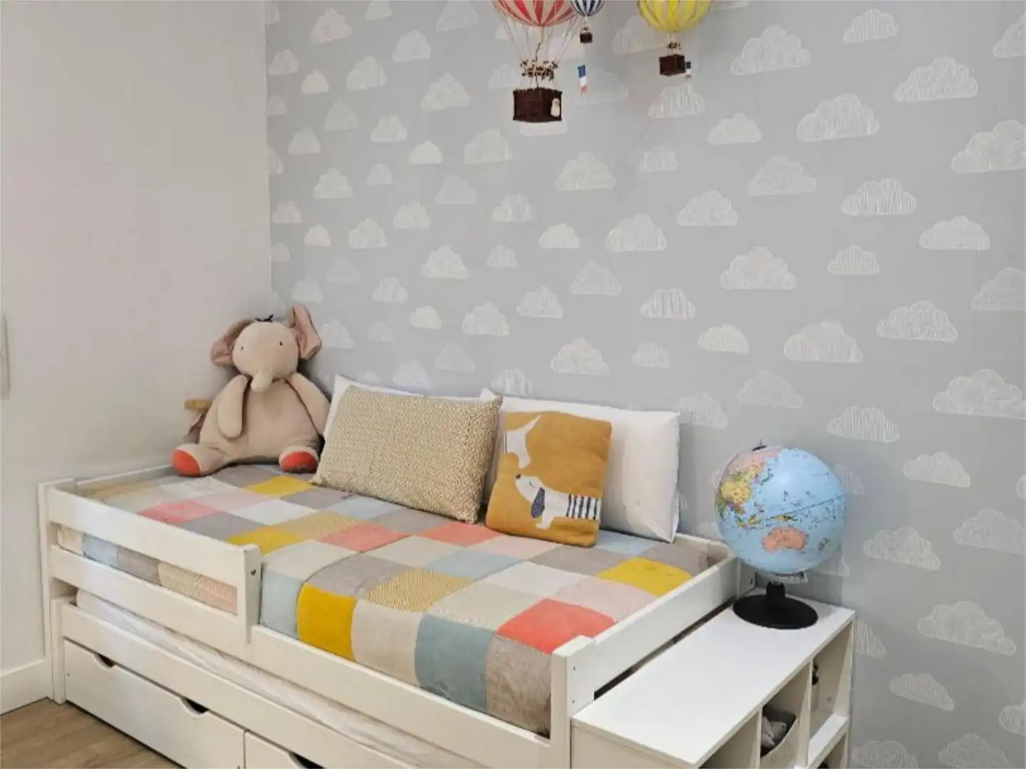 Flat for sale in Argüelles Bedroom of Flat for sale in Madrid with Air Conditioner, Heating and Storage room
