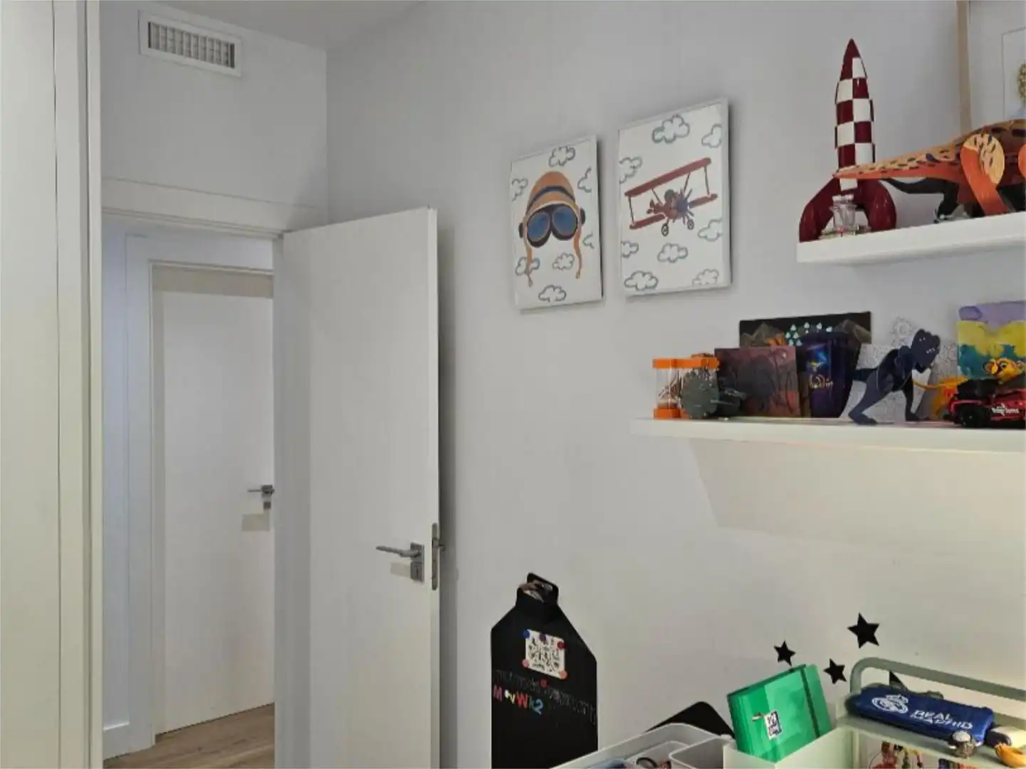 Flat for sale in Argüelles Bedroom of Flat for sale in Madrid with Air Conditioner, Heating and Storage room