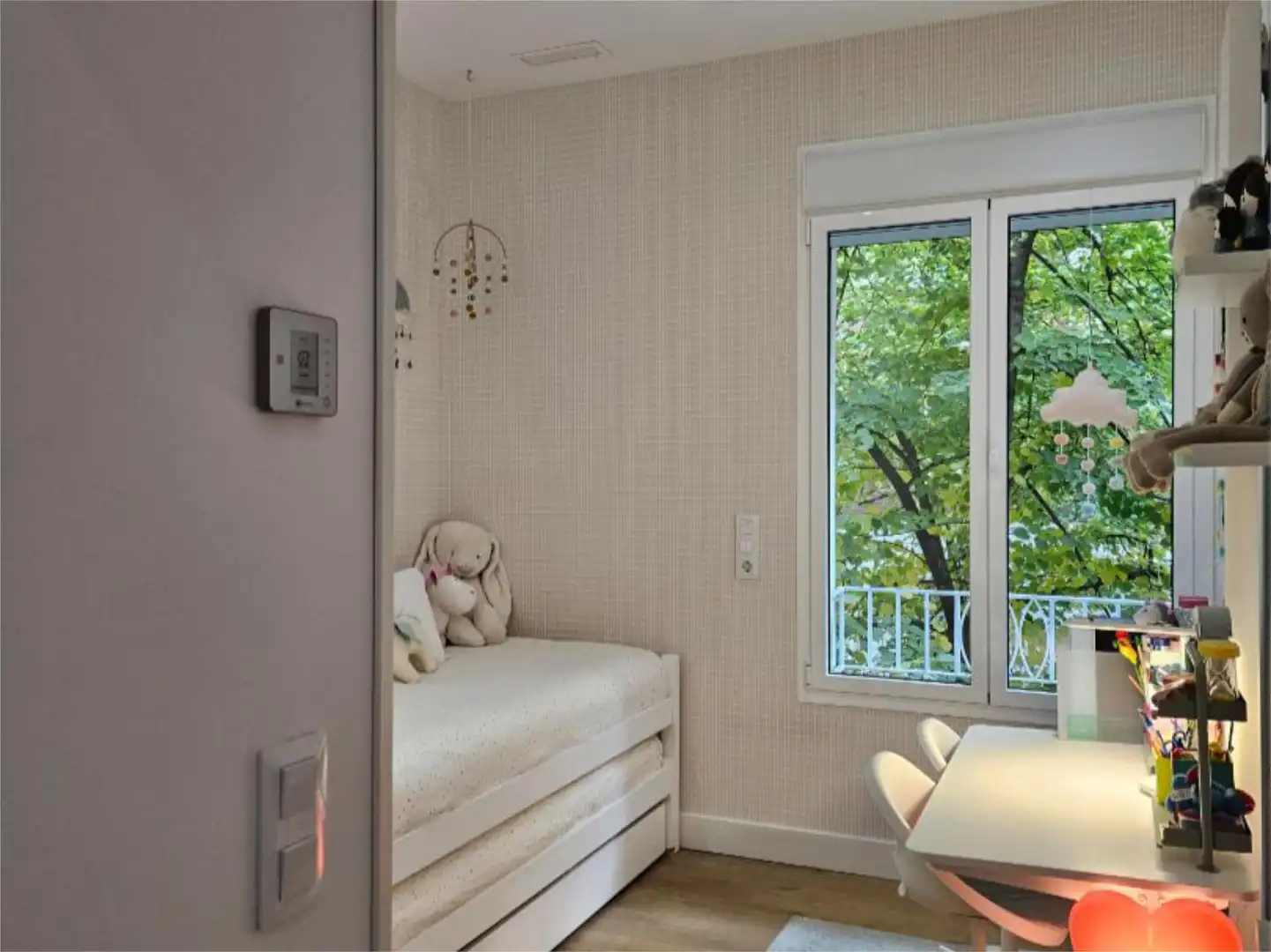 Flat for sale in Argüelles Bedroom of Flat for sale in Madrid with Air Conditioner, Heating and Storage room