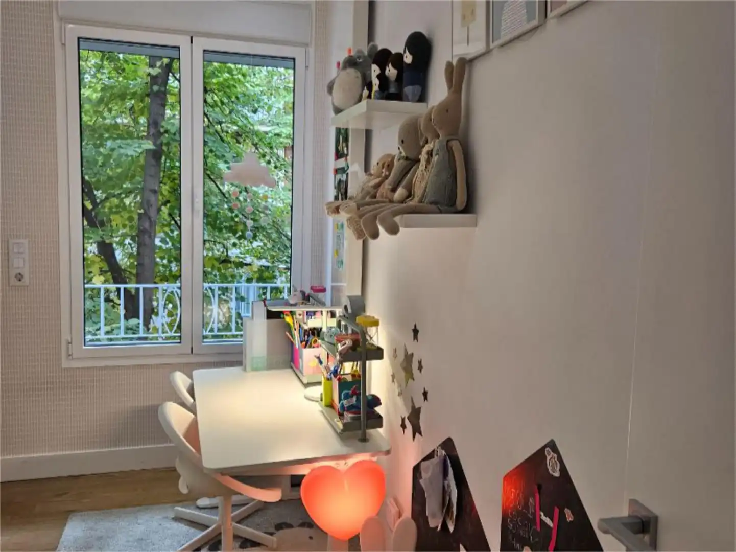 Flat for sale in Argüelles Bedroom of Flat for sale in Madrid with Air Conditioner, Heating and Storage room