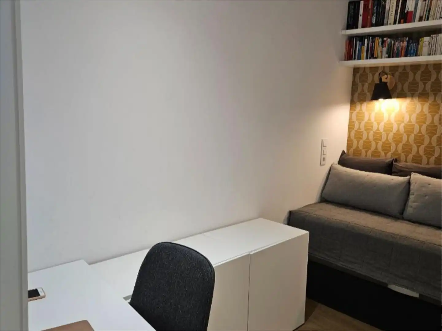 Flat for sale in Argüelles Bedroom of Flat for sale in Madrid with Air Conditioner, Heating and Storage room