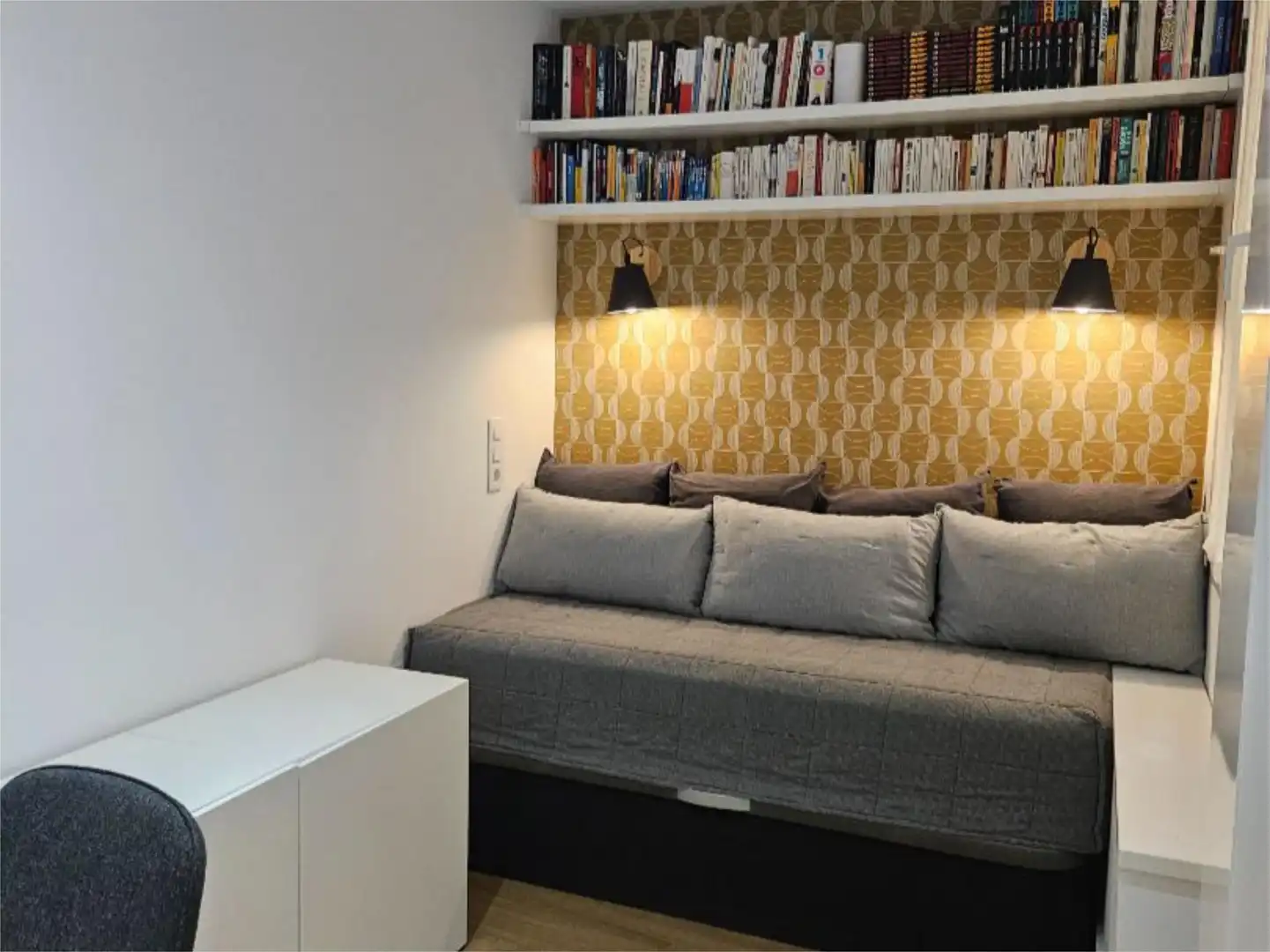 Flat for sale in Argüelles Living room of Flat for sale in Madrid with Air Conditioner, Heating and Storage room