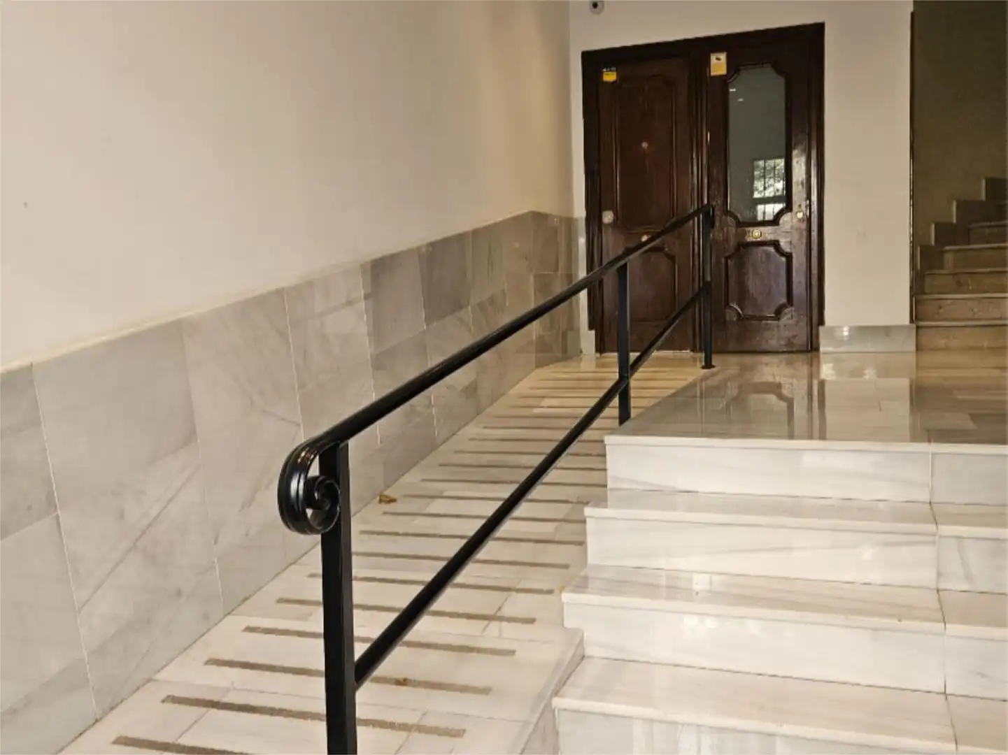Flat for sale in Argüelles Flat for sale in Madrid with Air Conditioner, Heating and Storage room