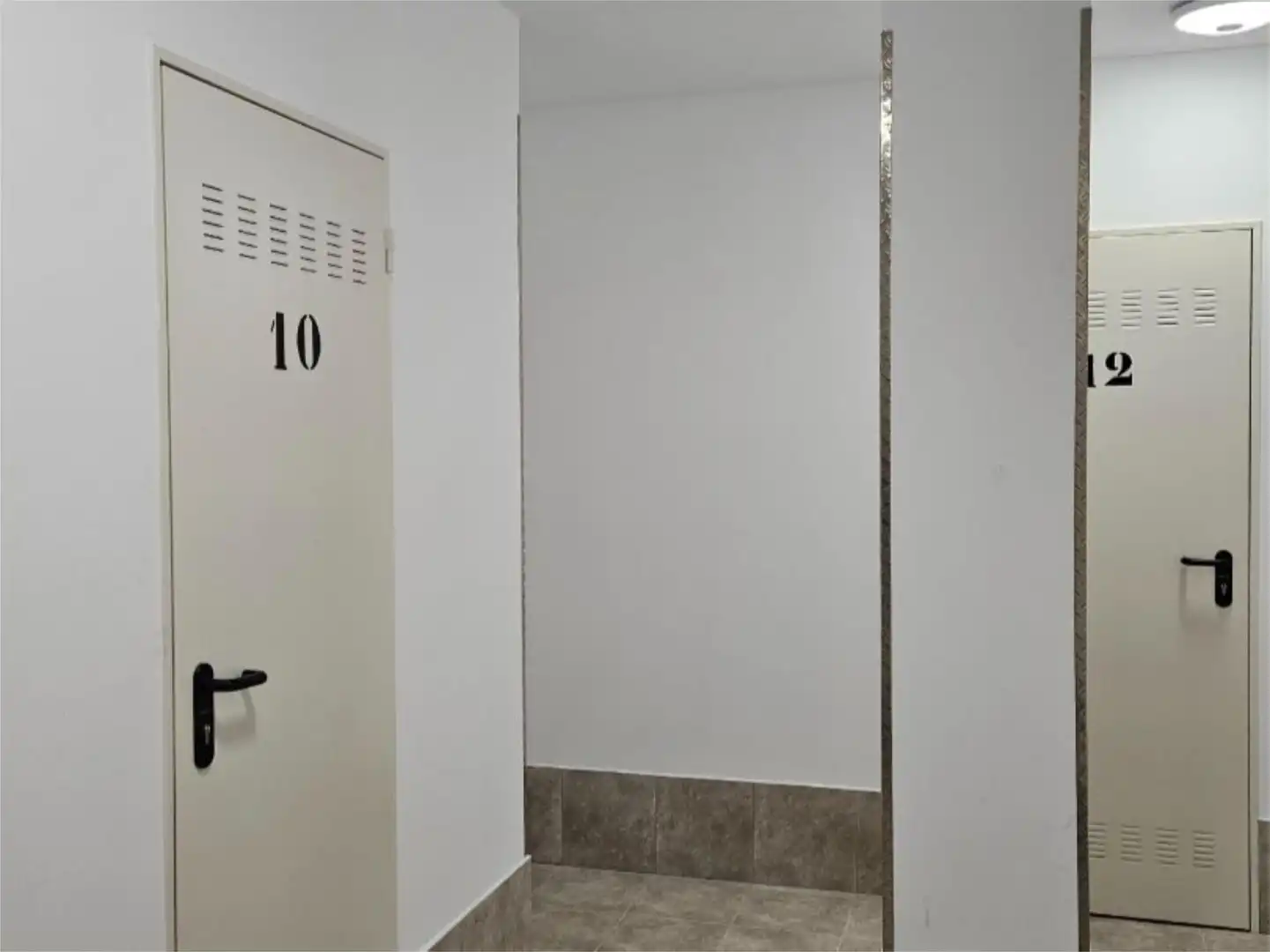 Flat for sale in Argüelles Flat for sale in Madrid with Air Conditioner, Heating and Storage room