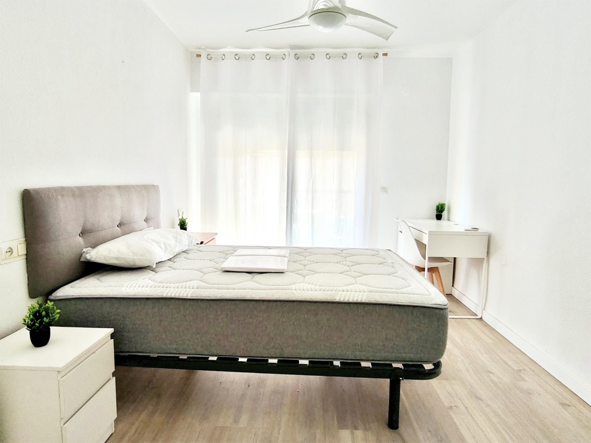 Pis de lloguer a Calle Pablo Neruda, 1, Infante Juan Manuel Dormitori de Pis de lloguer en Murcia Capital amb Aire condicionat, Parquet i Terrassa