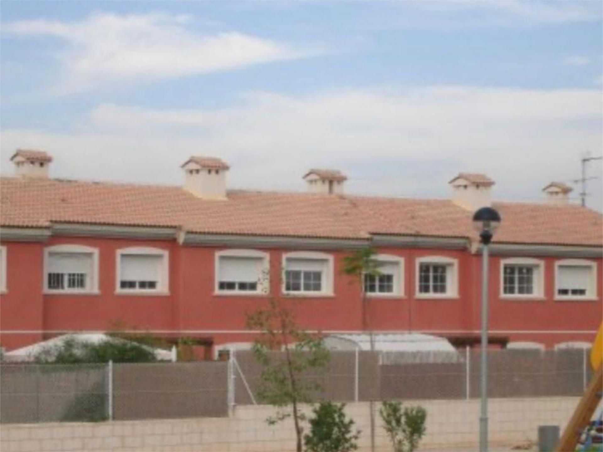 Casa adosada de lloguer a Carrer de la Turmalina, 3, Pla dels Aljubs Vista exterior de Casa adosada de lloguer en La Pobla de Vallbona amb Aire condicionat, Terrassa i Piscina