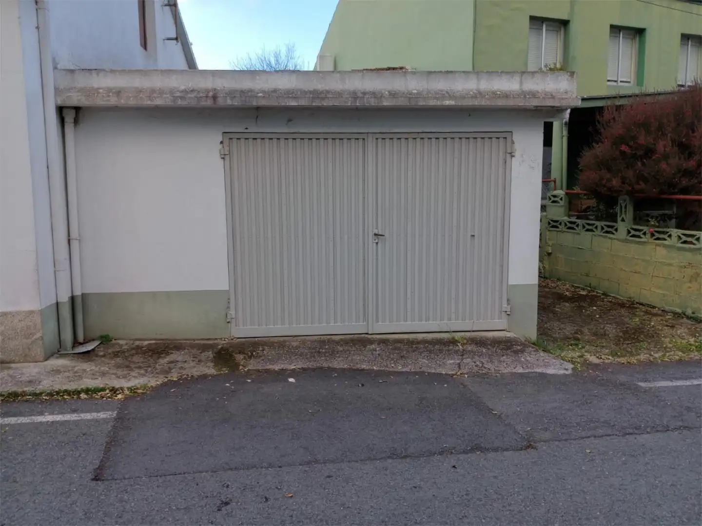 Aparcament de Casa o xalet en venda en Neda amb Terrassa