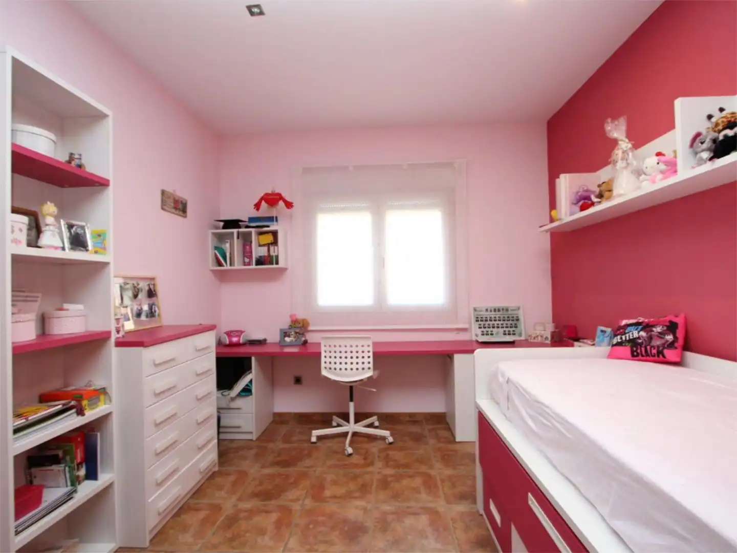 Piso en venta en Calle los Caprichos, Los Belones Habitación de Piso en venta en Cartagena con Aire acondicionado, Calefacción y Jardín privado