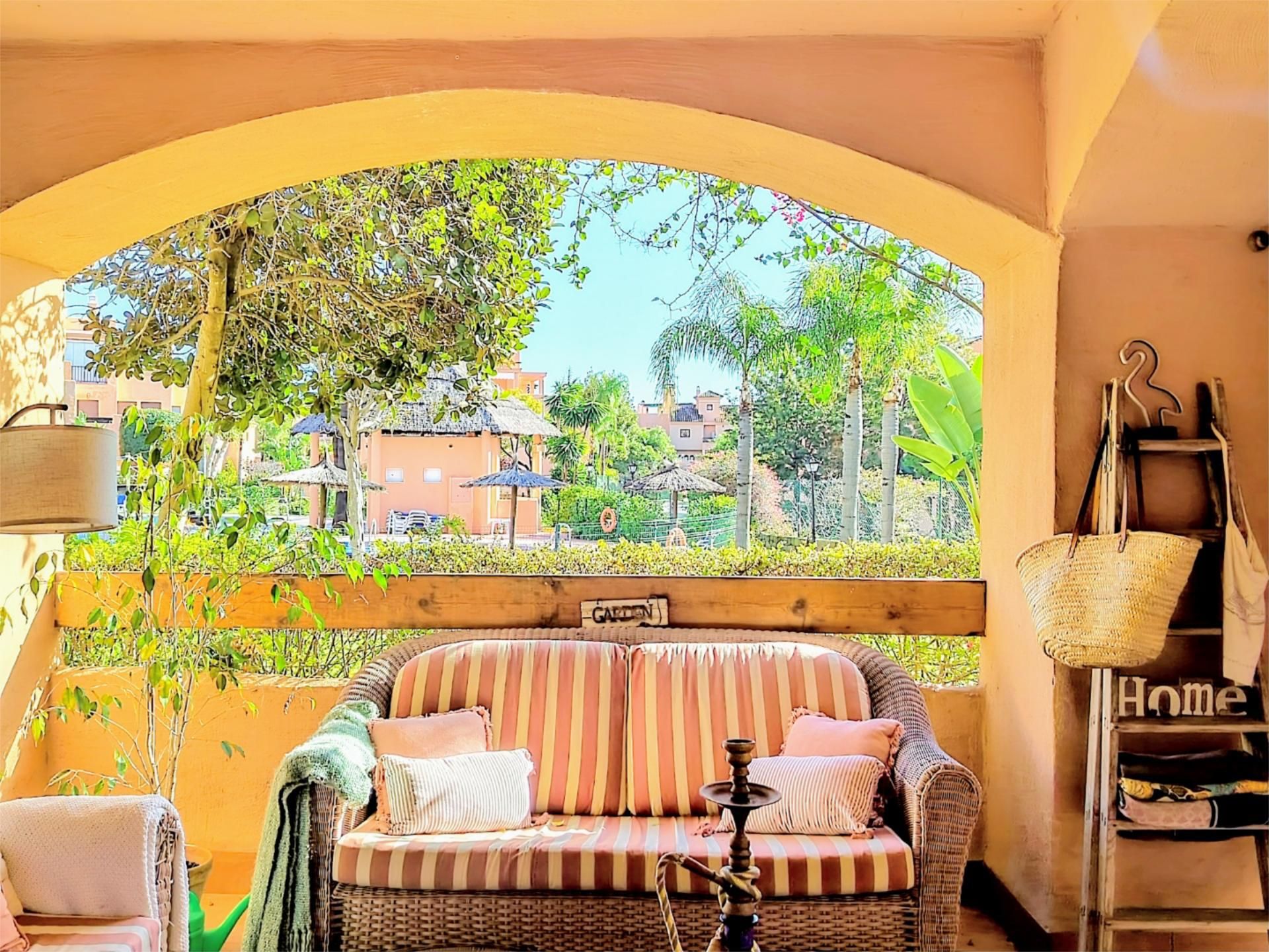 Terrassa de Pis en venda en Estepona amb Aire condicionat, Calefacció i Jardí privat