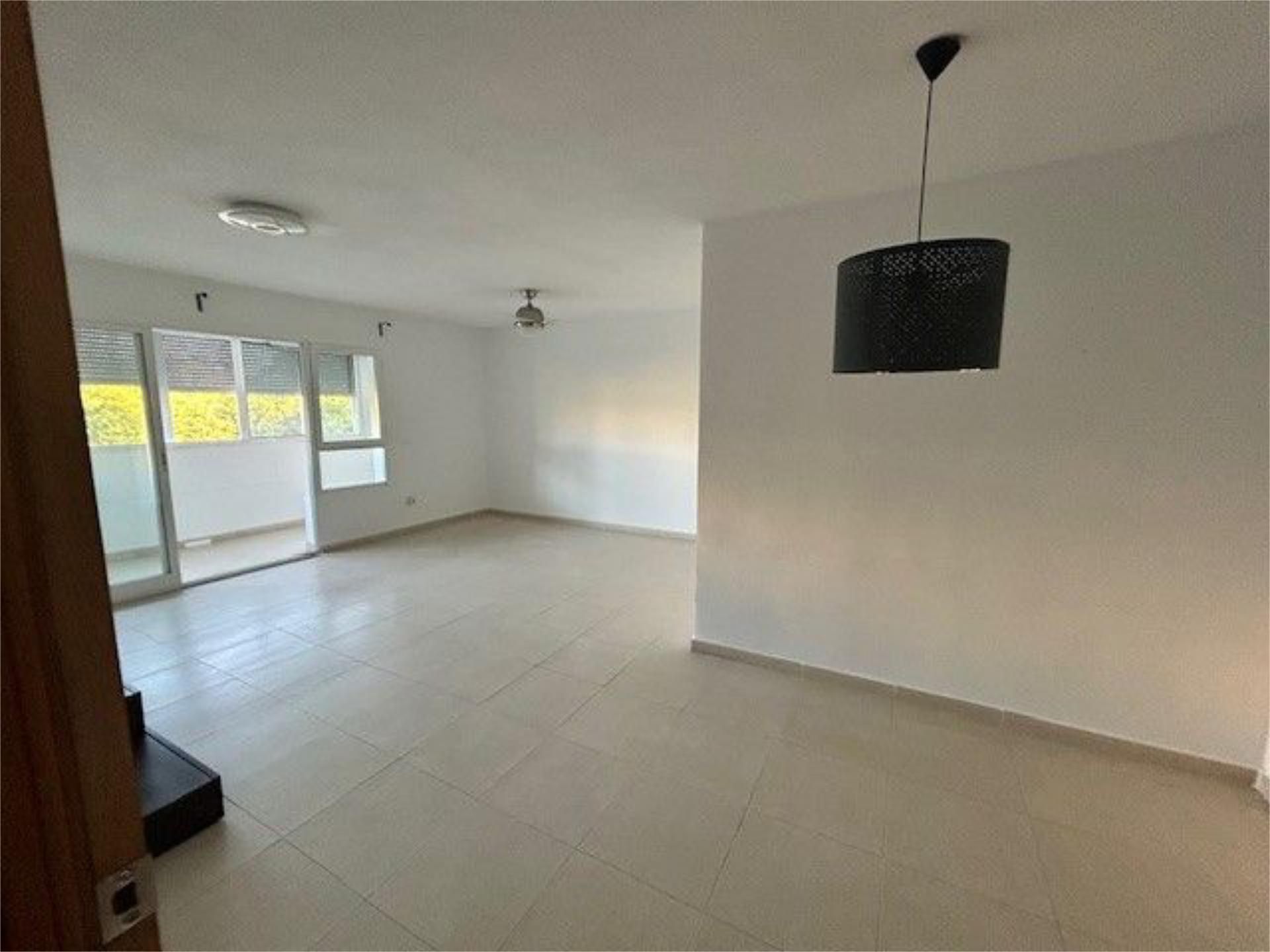 Flat to rent in Carrer Castell de Castells, 14, Garbinet - Parque de las Avenidas Exterior view of Flat to rent in Alicante / Alacant with Air Conditioner, Heating and Terrace