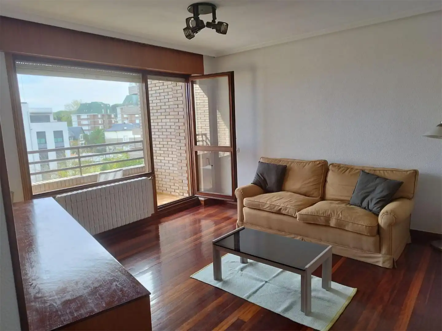 Sala d'estar de Apartament de lloguer en Santander amb Calefacció, Parquet i Terrassa