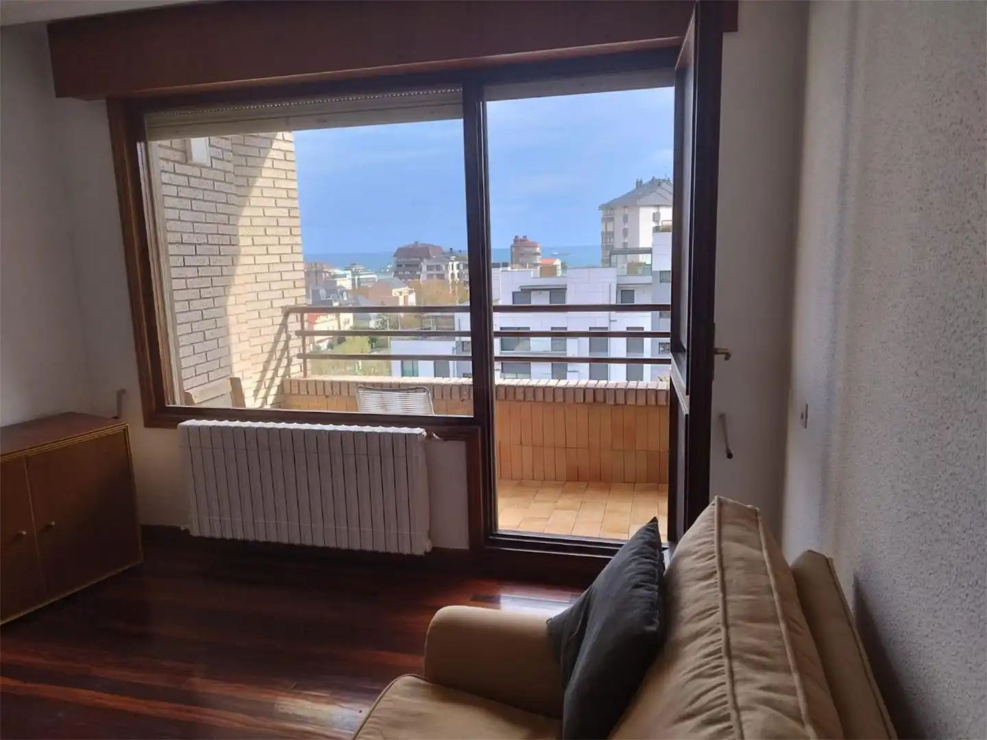 Dormitori de Apartament de lloguer en Santander amb Calefacció, Parquet i Terrassa