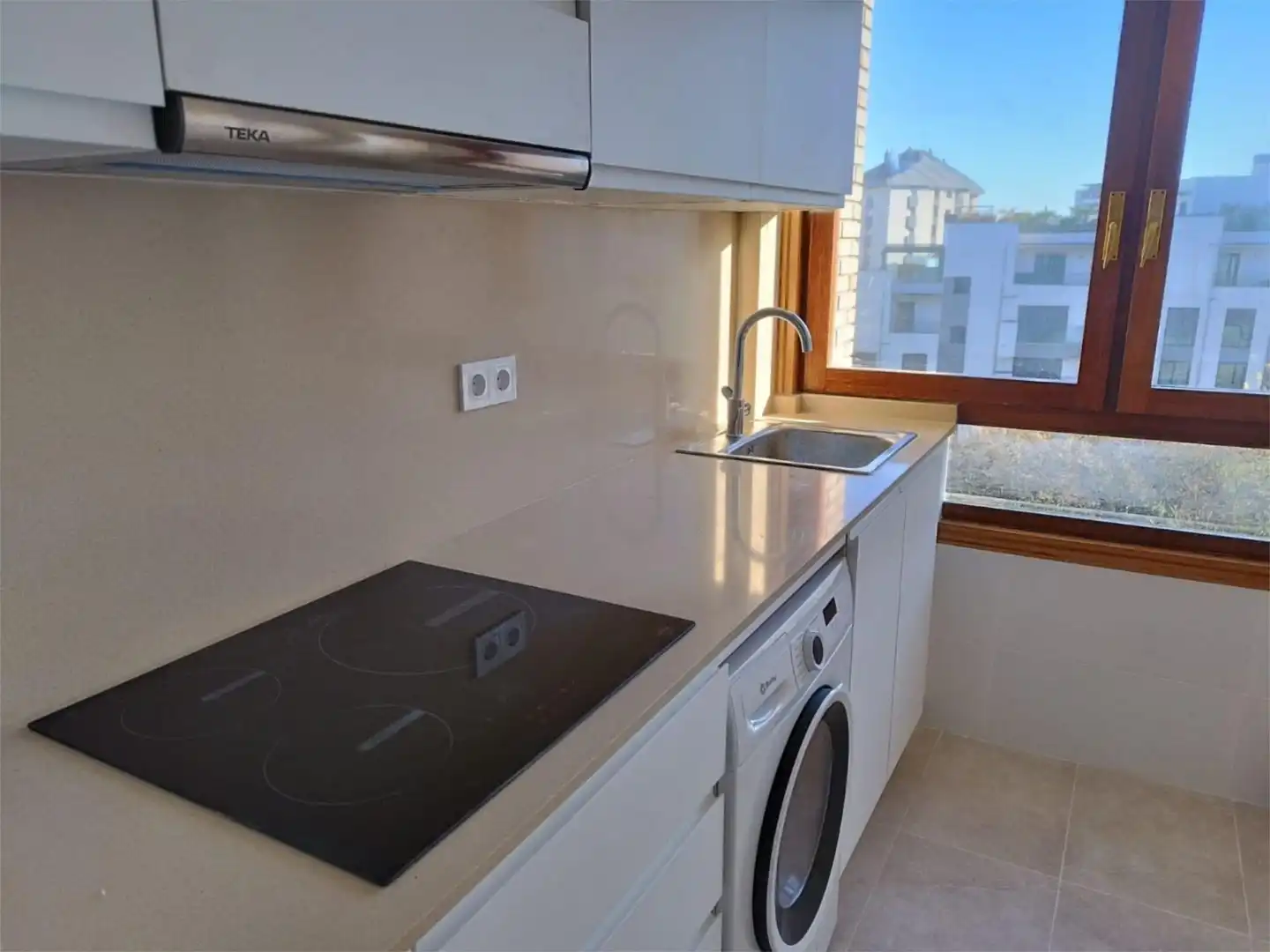 Cuina de Apartament de lloguer en Santander amb Calefacció, Parquet i Terrassa