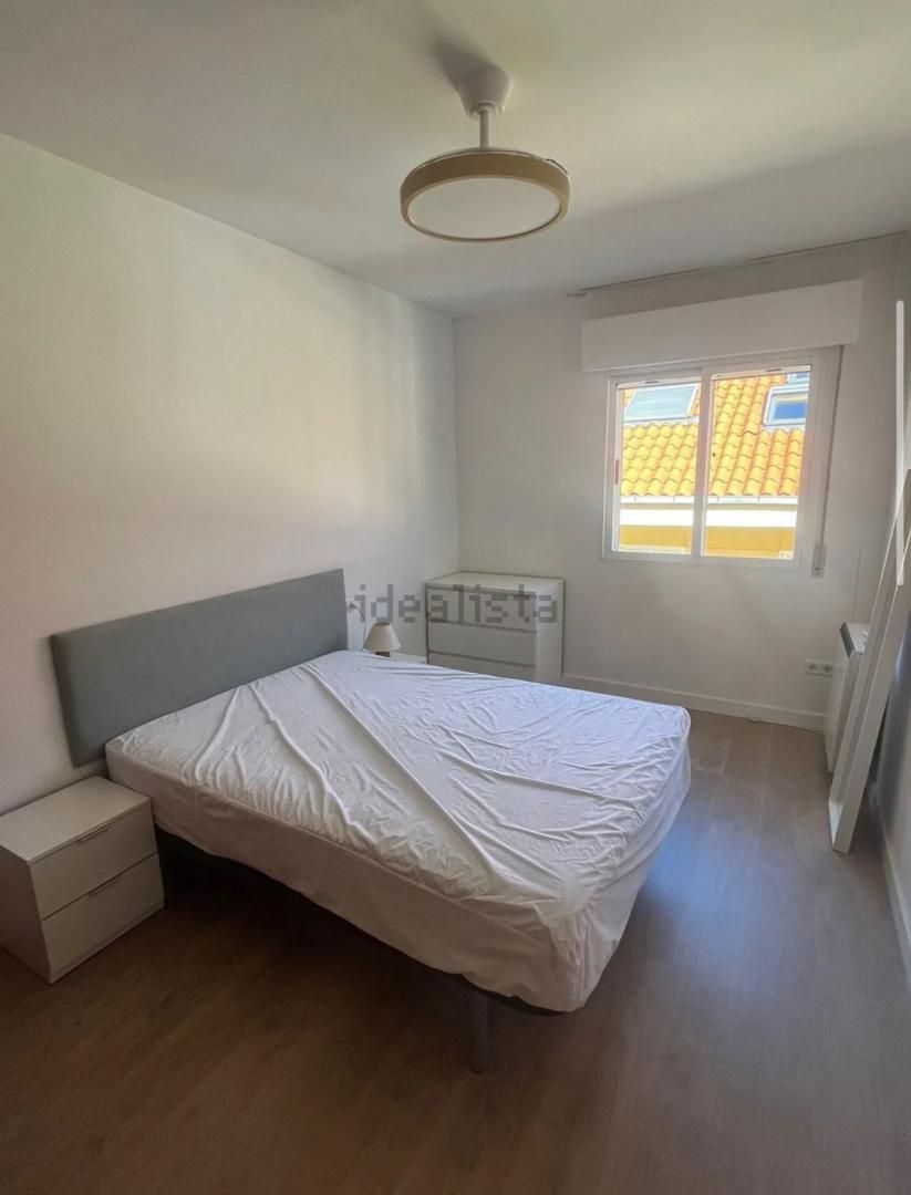 Bedroom of Flat to share in Hervás  with Air Conditioner, Heating and Parquet flooring
