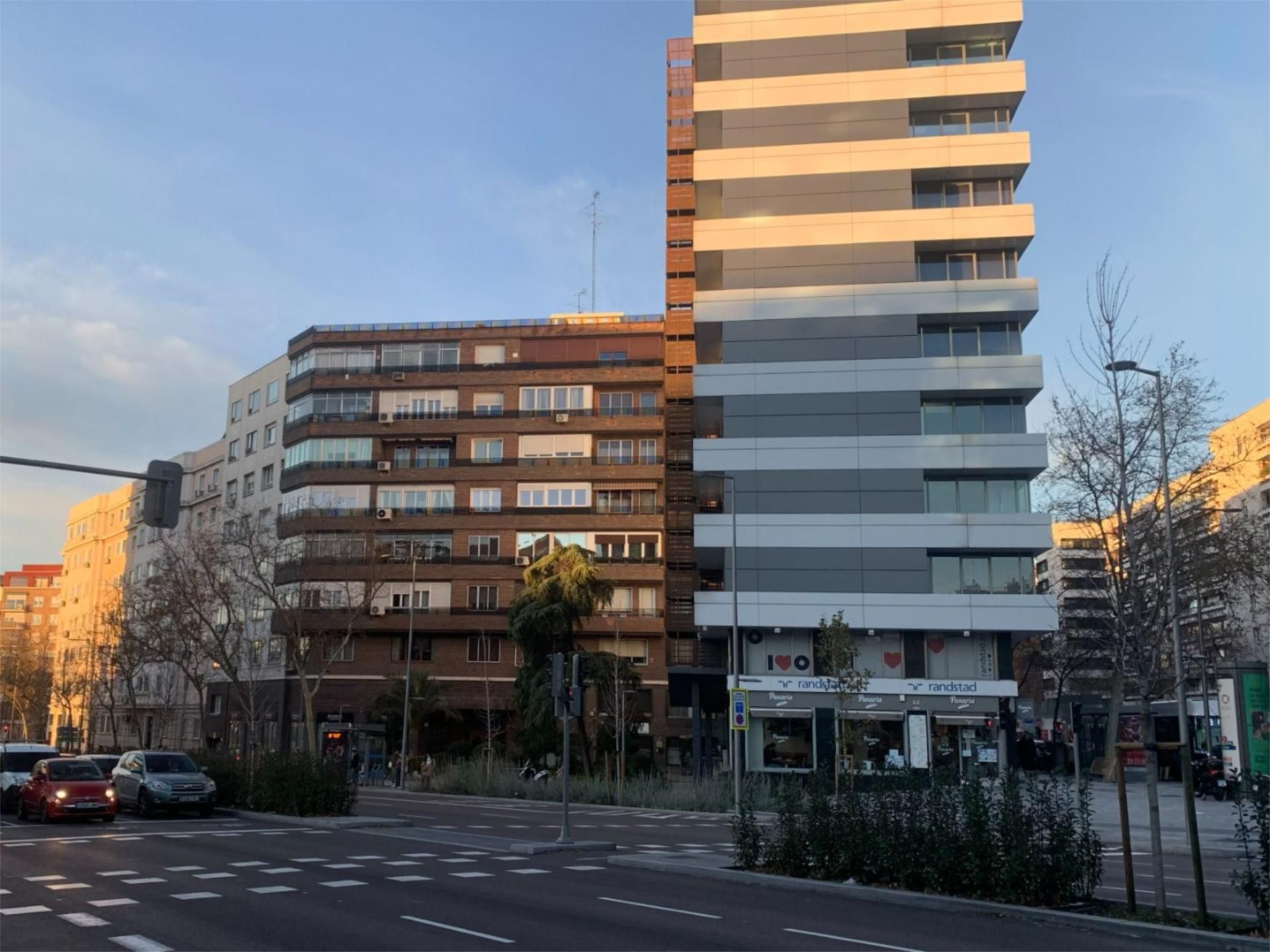 Exterior view of Flat to rent in  Madrid Capital  with Air Conditioner