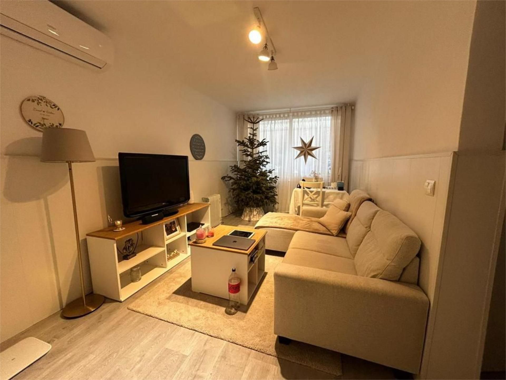 Sala de estar de Piso en venta en Sant Feliu de Llobregat con Aire acondicionado