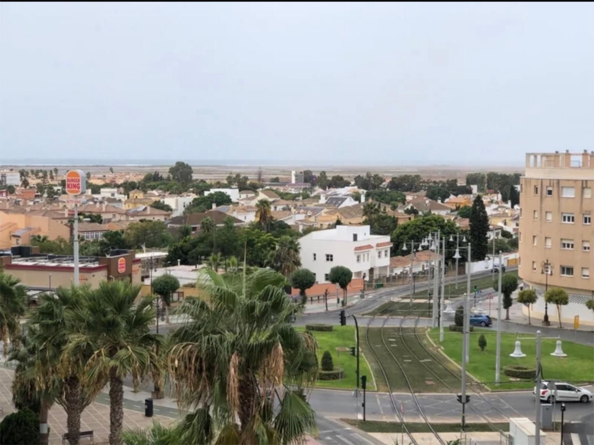 Pis de lloguer a Calle Real, 220, Barriada de Andalucía - Ardila Vista exterior de Pis de lloguer en San Fernando amb Aire condicionat, Calefacció i Moblat