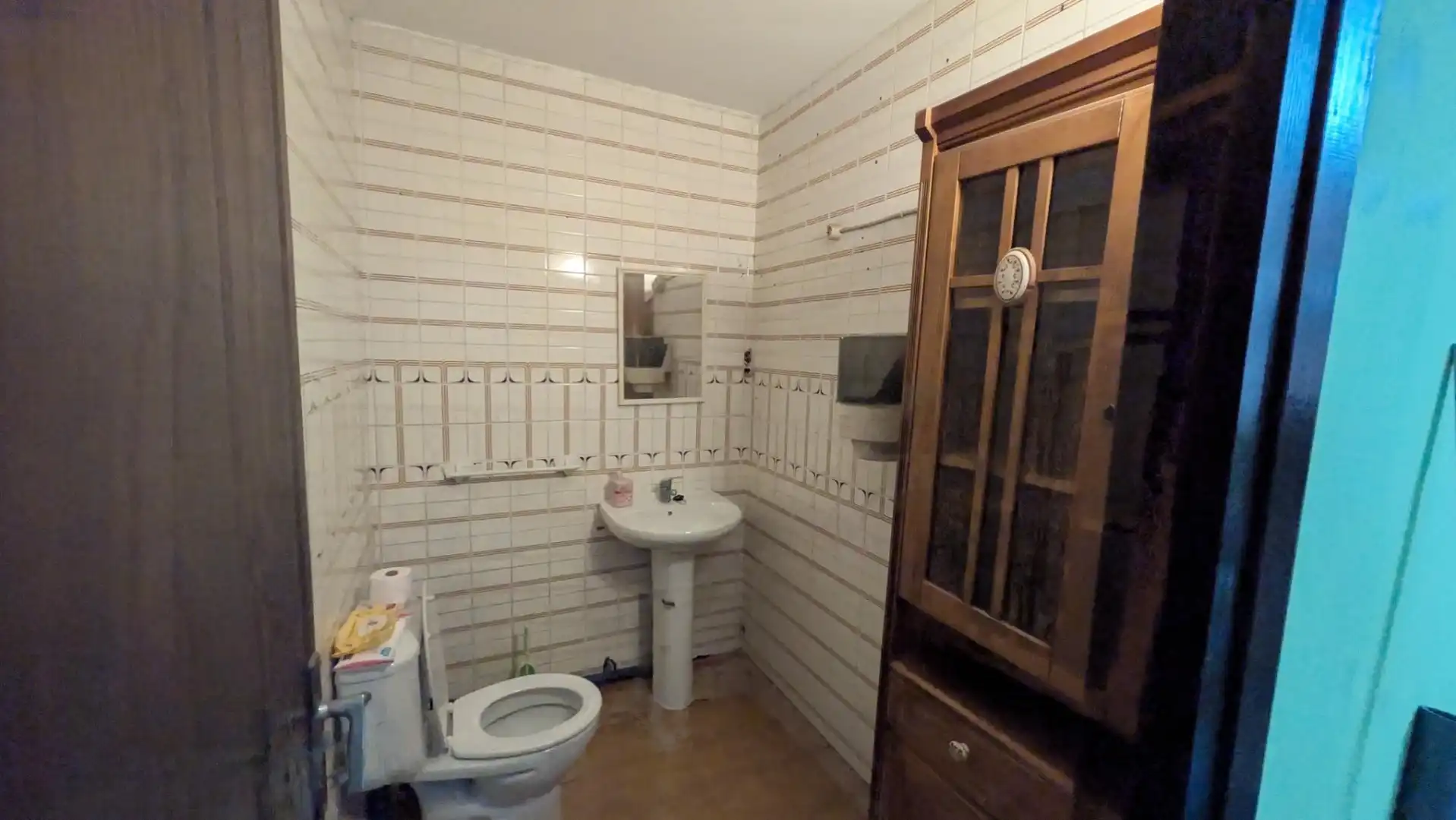 Baño de Local de alquiler en Garrucha con Aire acondicionado