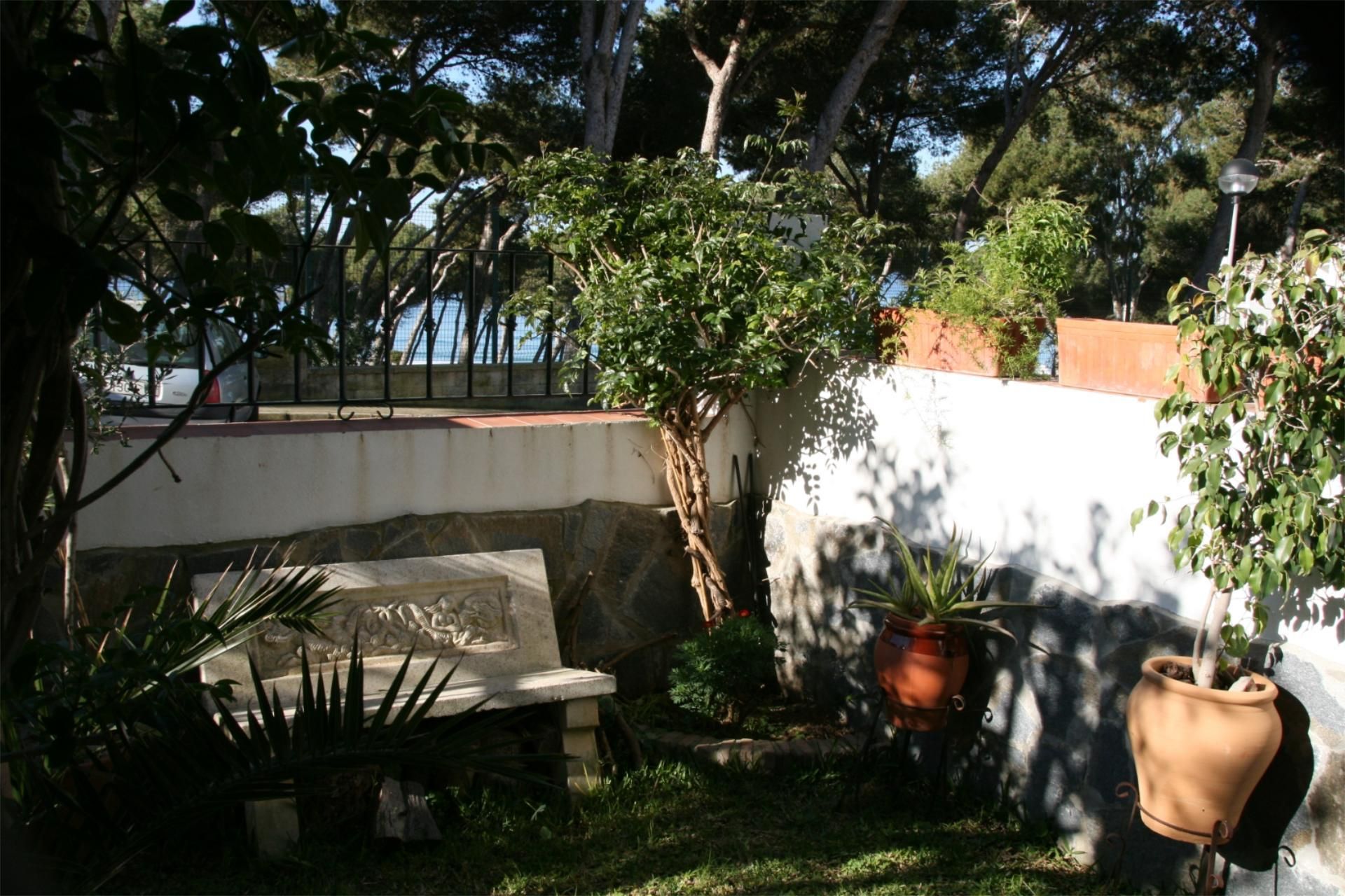 Casa adosada de lloguer a Calle Pinares, 12, Conil Jardí de Casa adosada de lloguer en Conil de la Frontera amb Aire condicionat, Calefacció i Jardí privat