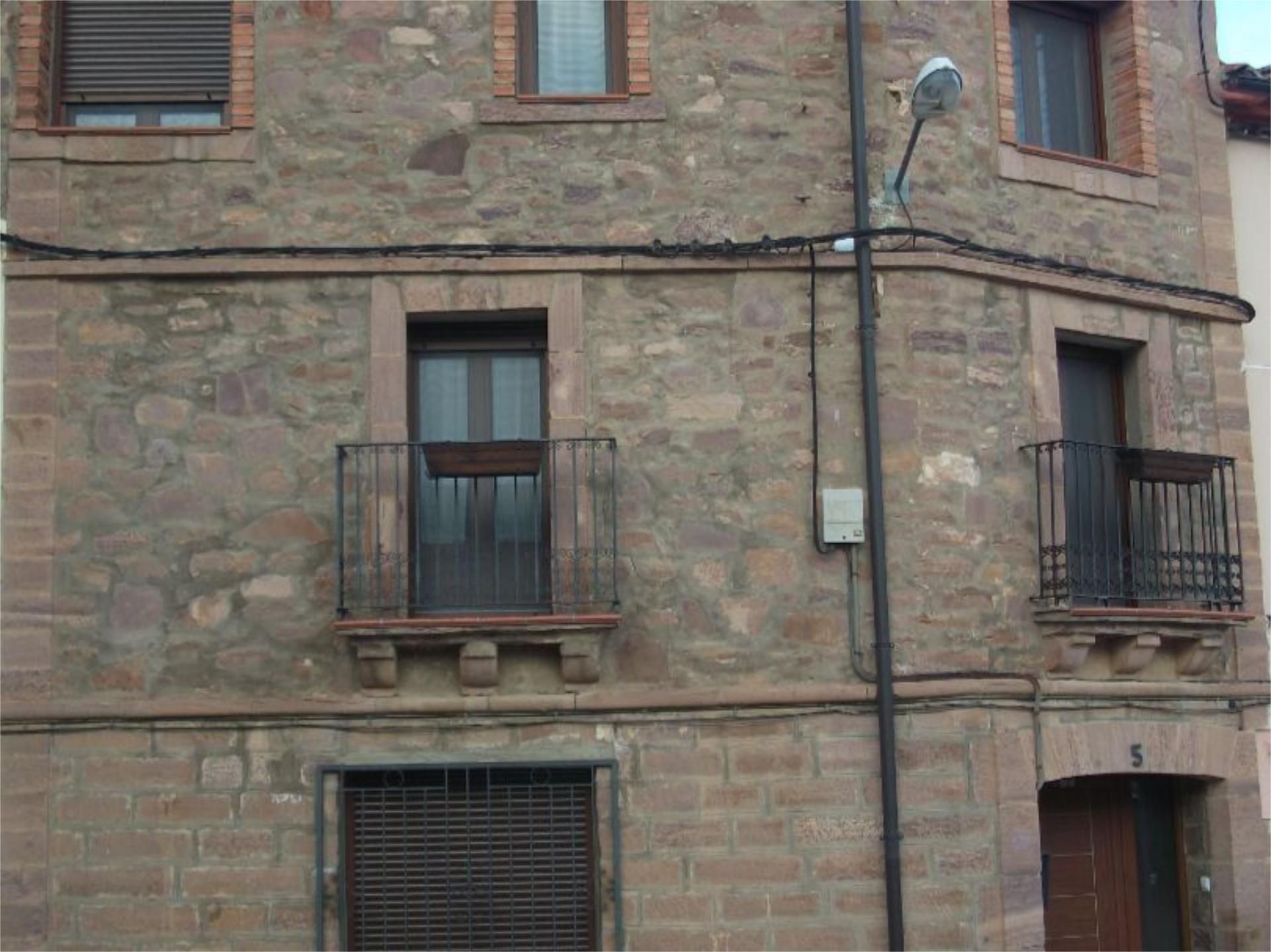 Vista exterior de Casa adosada en venta en  Teruel Capital con Calefacción, Parquet y Balcón