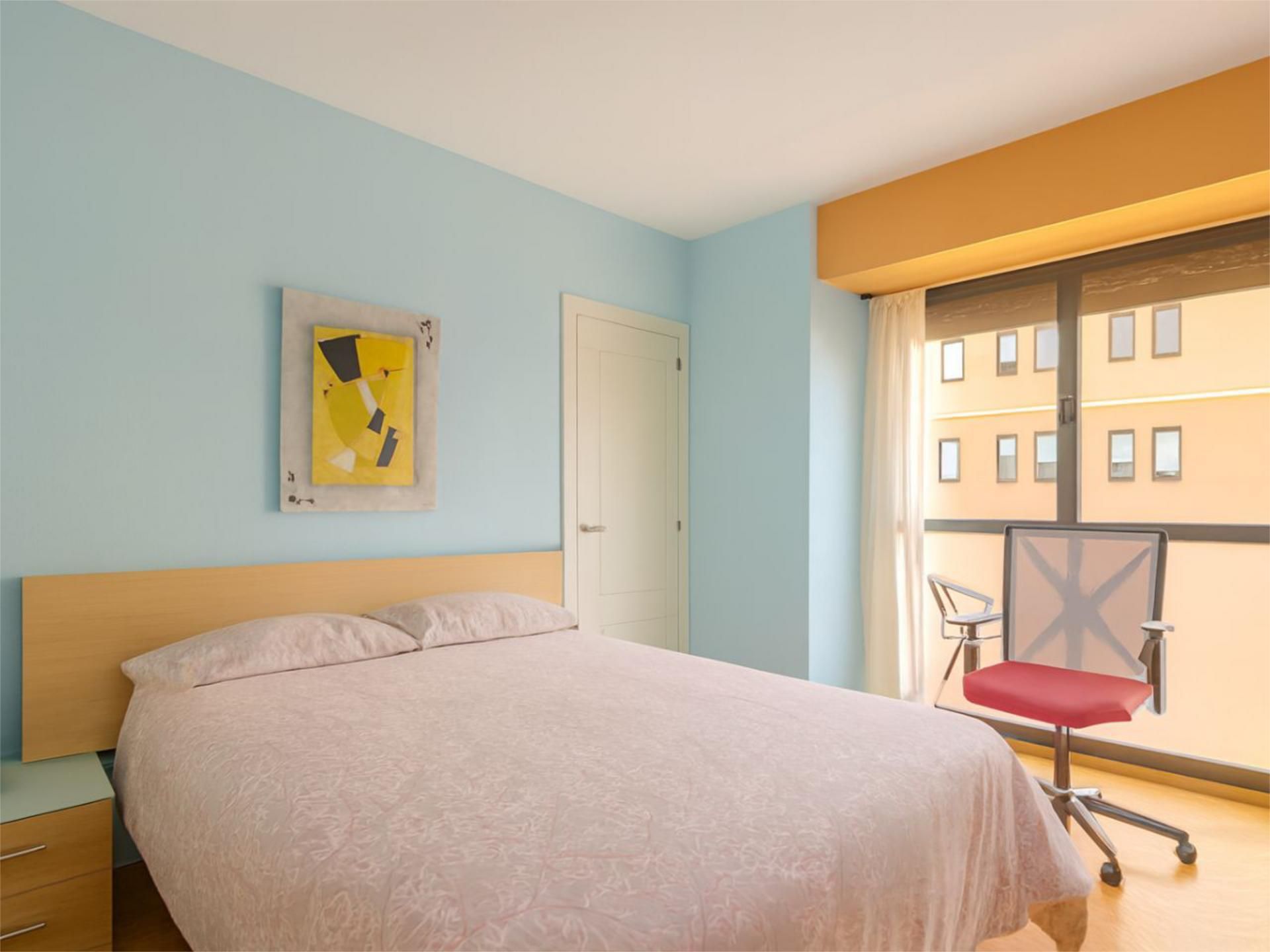 Flat for sale in Paseo Imperial, 81, Imperial Bedroom of Flat for sale in Madrid Capital with Parquet flooring, Swimming Pool and Furnished