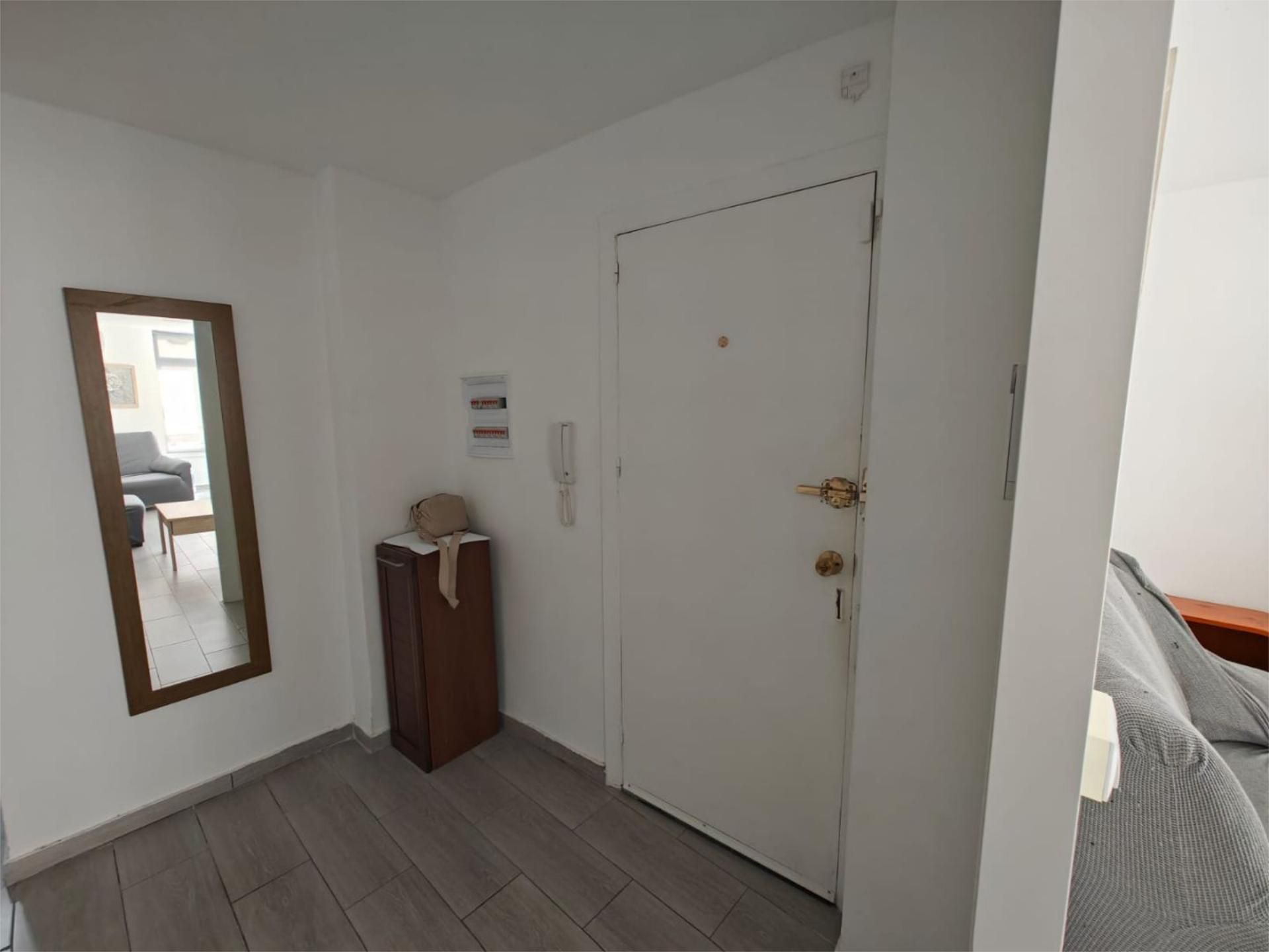 Flat to rent in Calle San Policarpo, 8, Torrevieja Flat to rent in Torrevieja with Air Conditioner