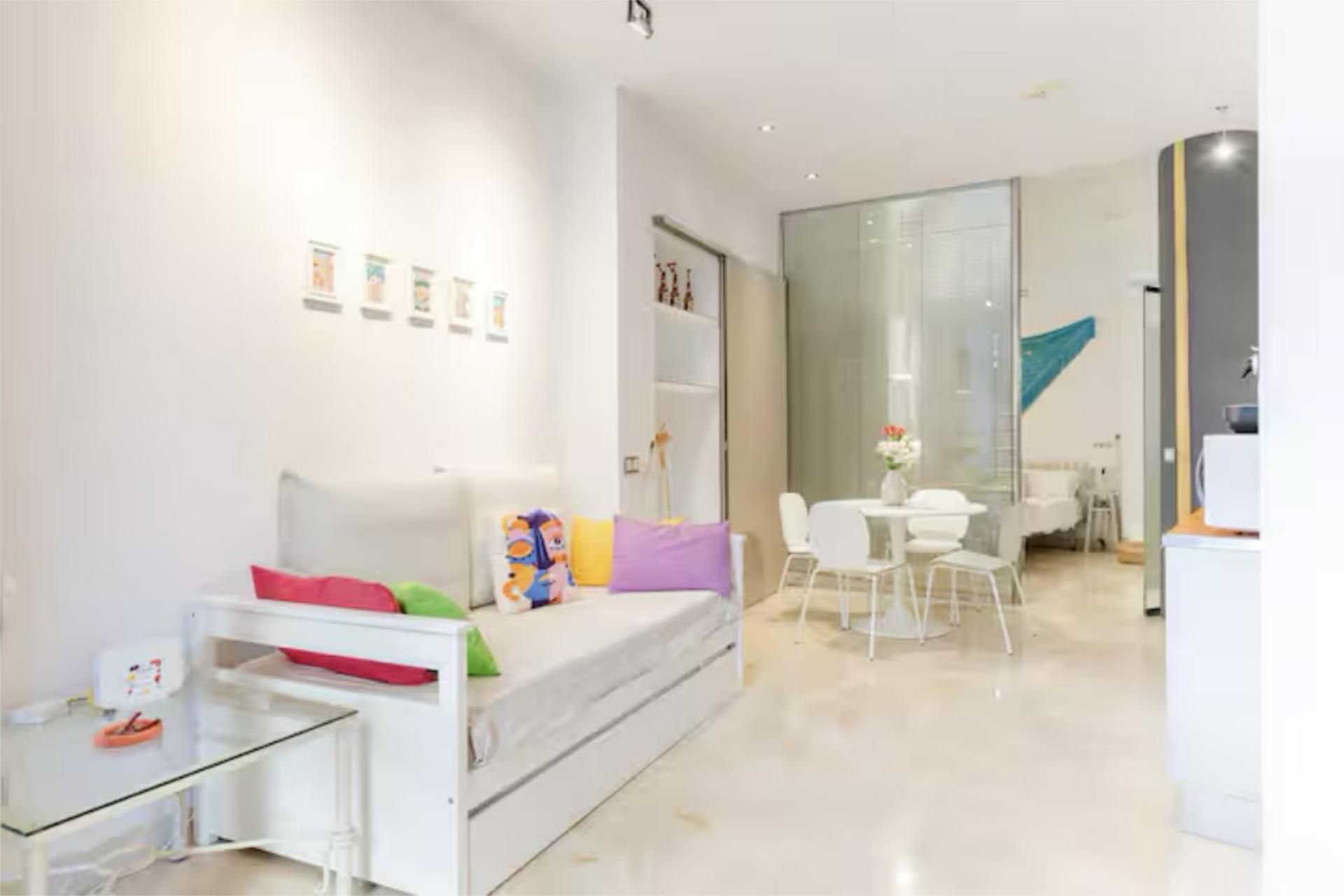 Apartament en venda a Calle de Coslada, 24, Madrid Capital Sala d'estar de Apartament en venda en Madrid Capital amb Aire condicionat